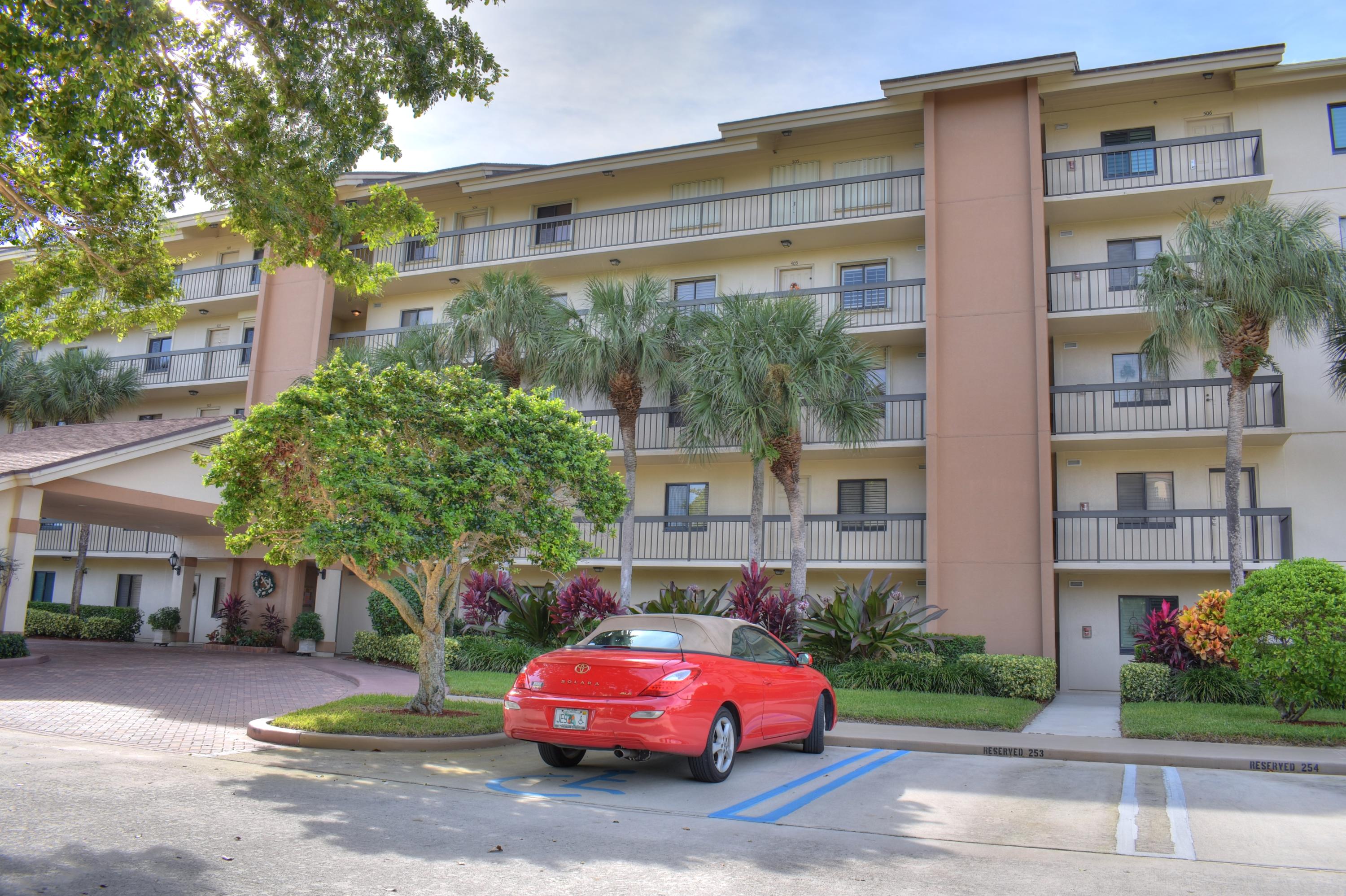1301 Seafarer 305 Circle 305
