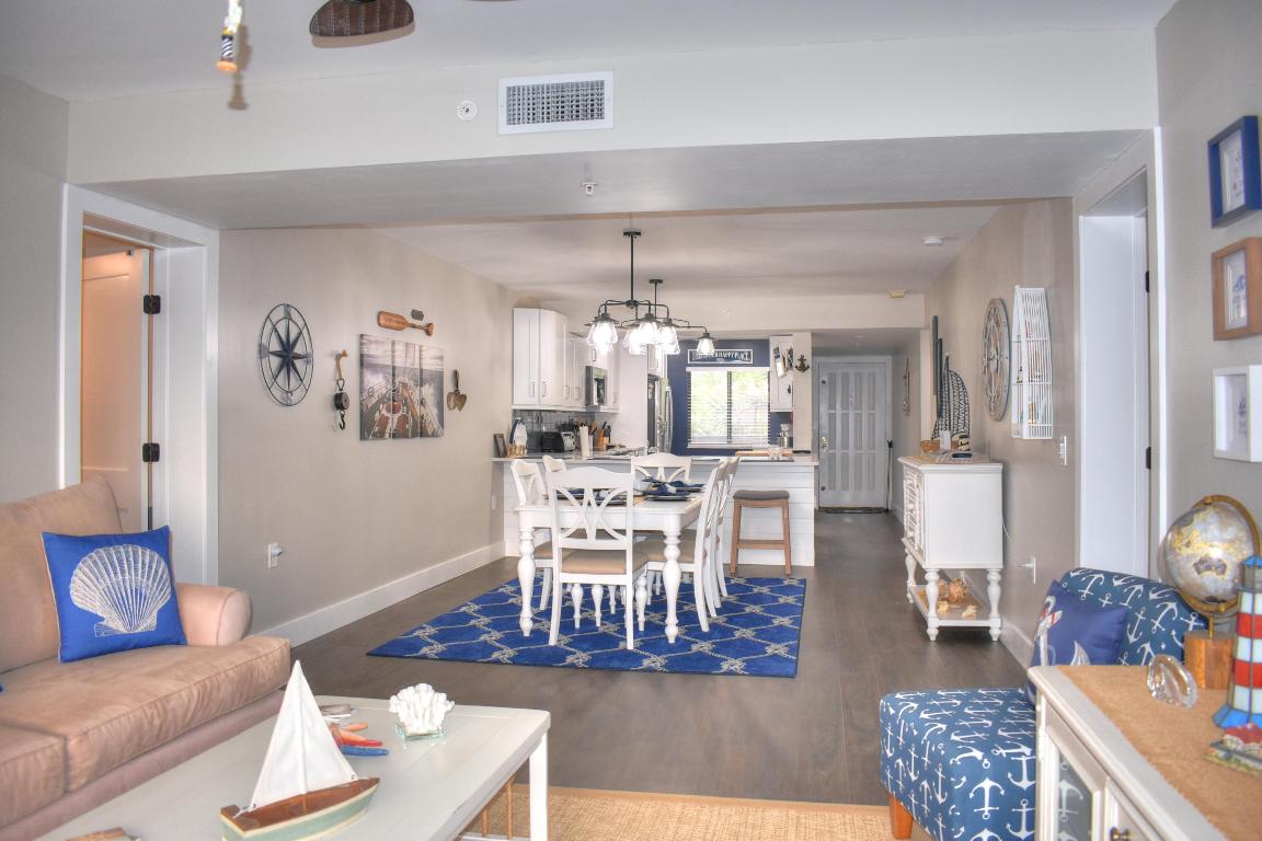 1301 Seafarer 305 Circle 305