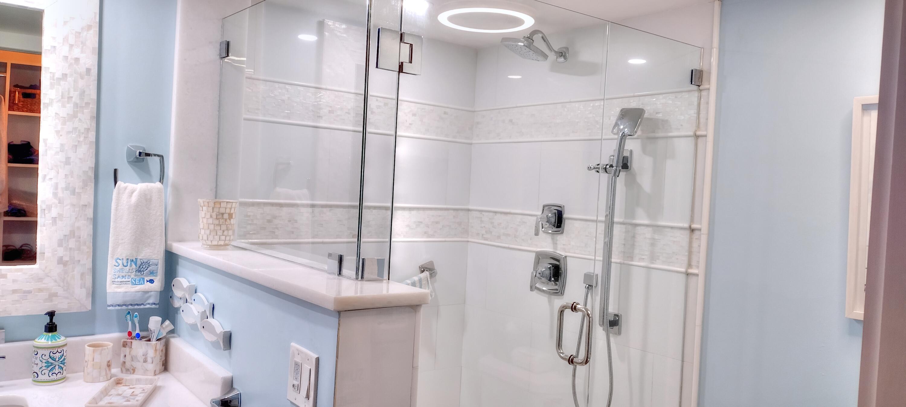 1301 Seafarer 305 Circle 305