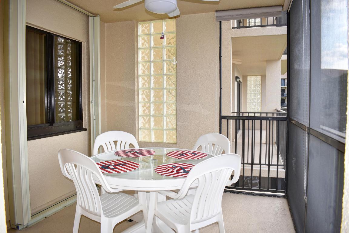 1301 Seafarer 305 Circle 305