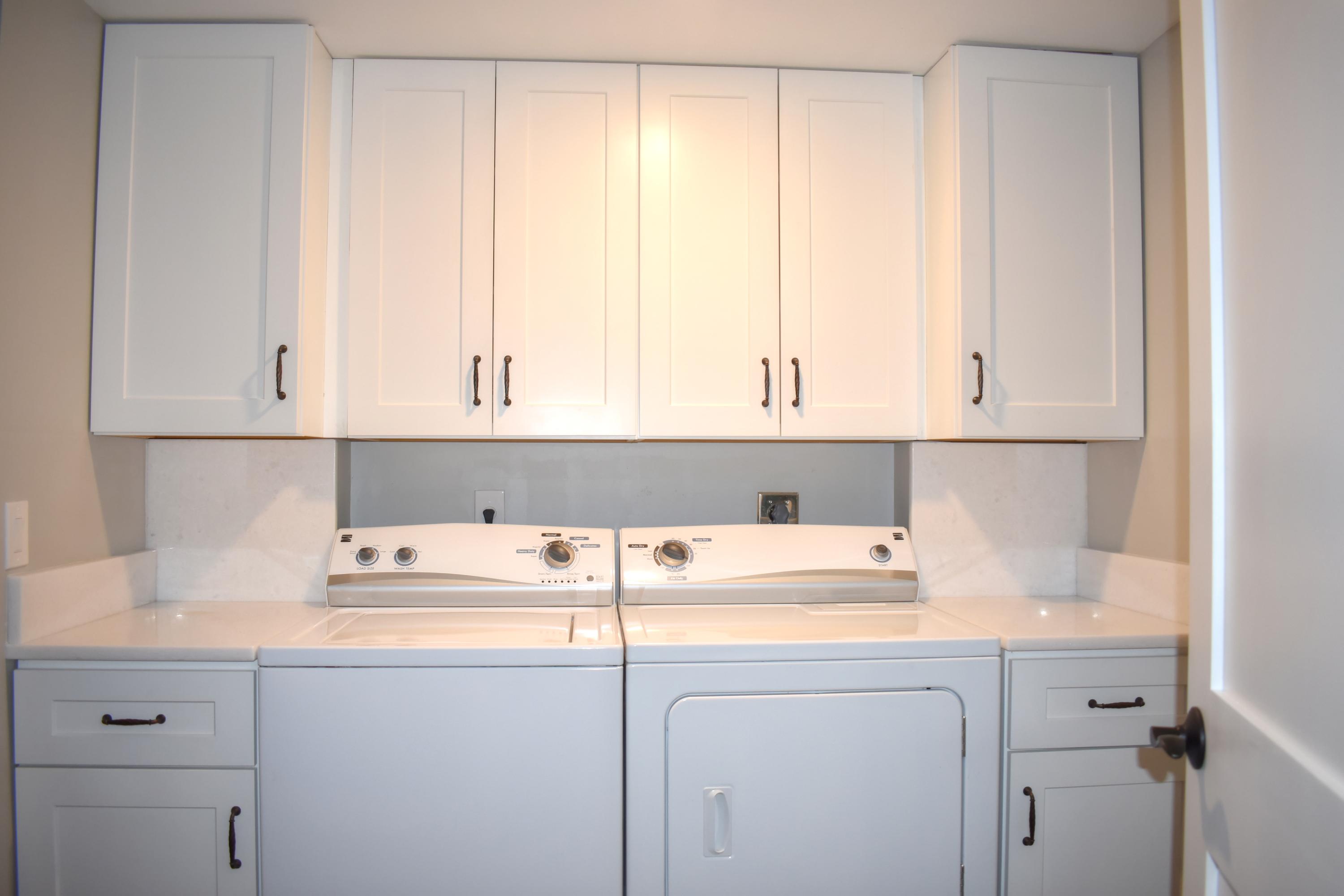1301 Seafarer 305 Circle 305