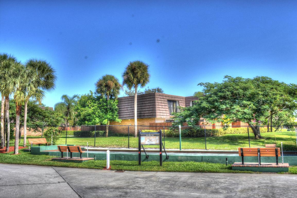 1301 Seafarer 305 Circle 305