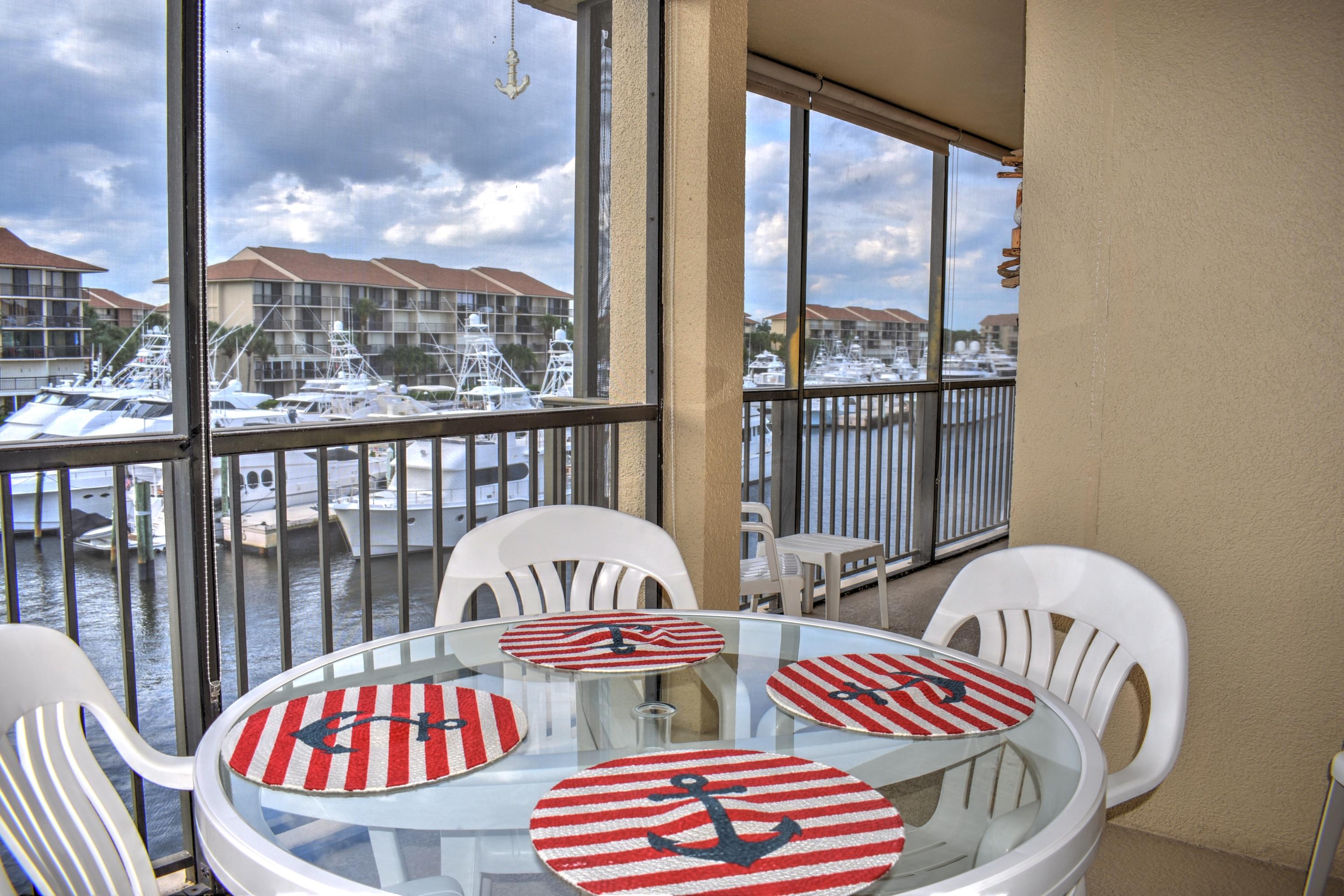 1301 Seafarer 305 Circle 305