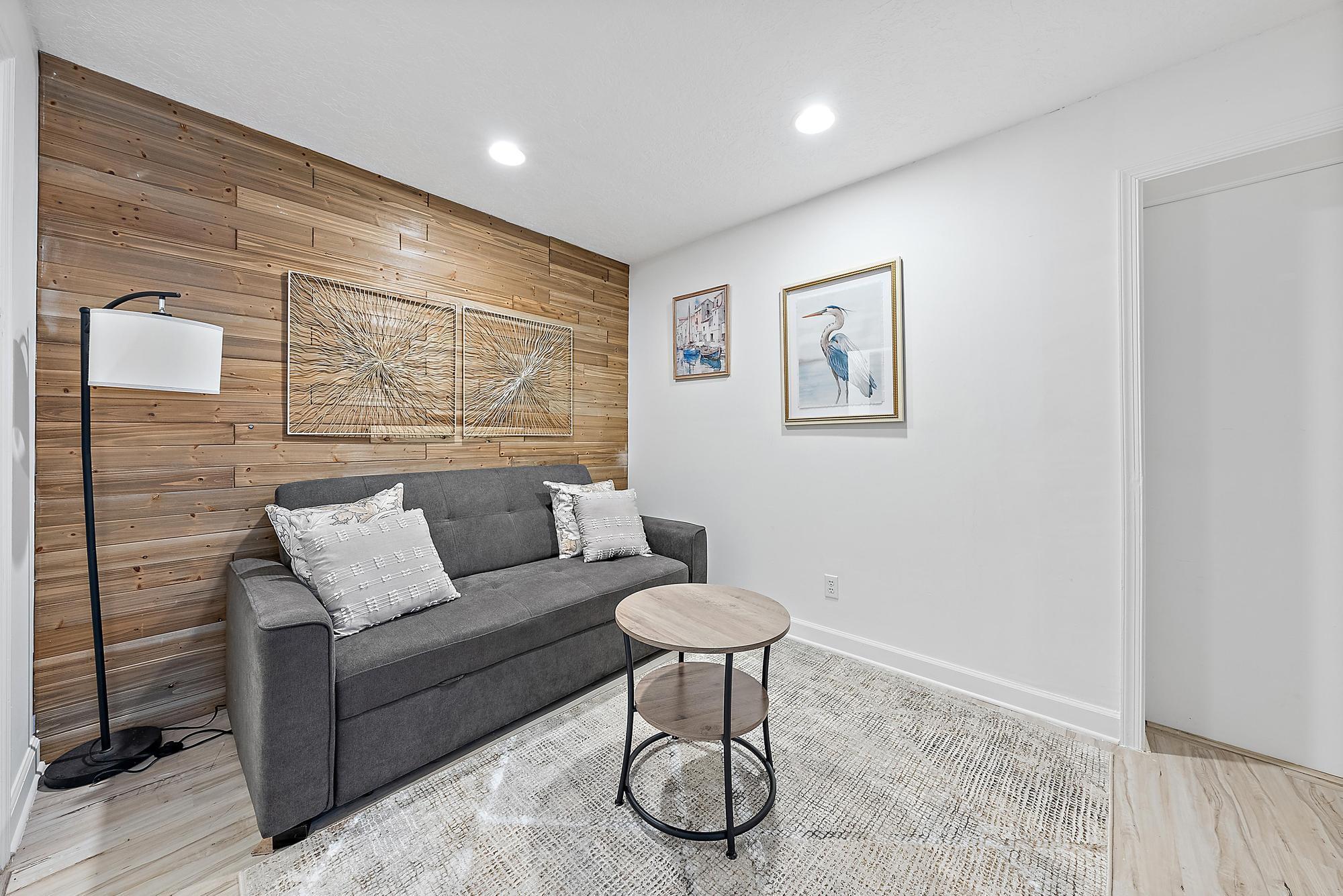 1605 S Us Highway 1 1h