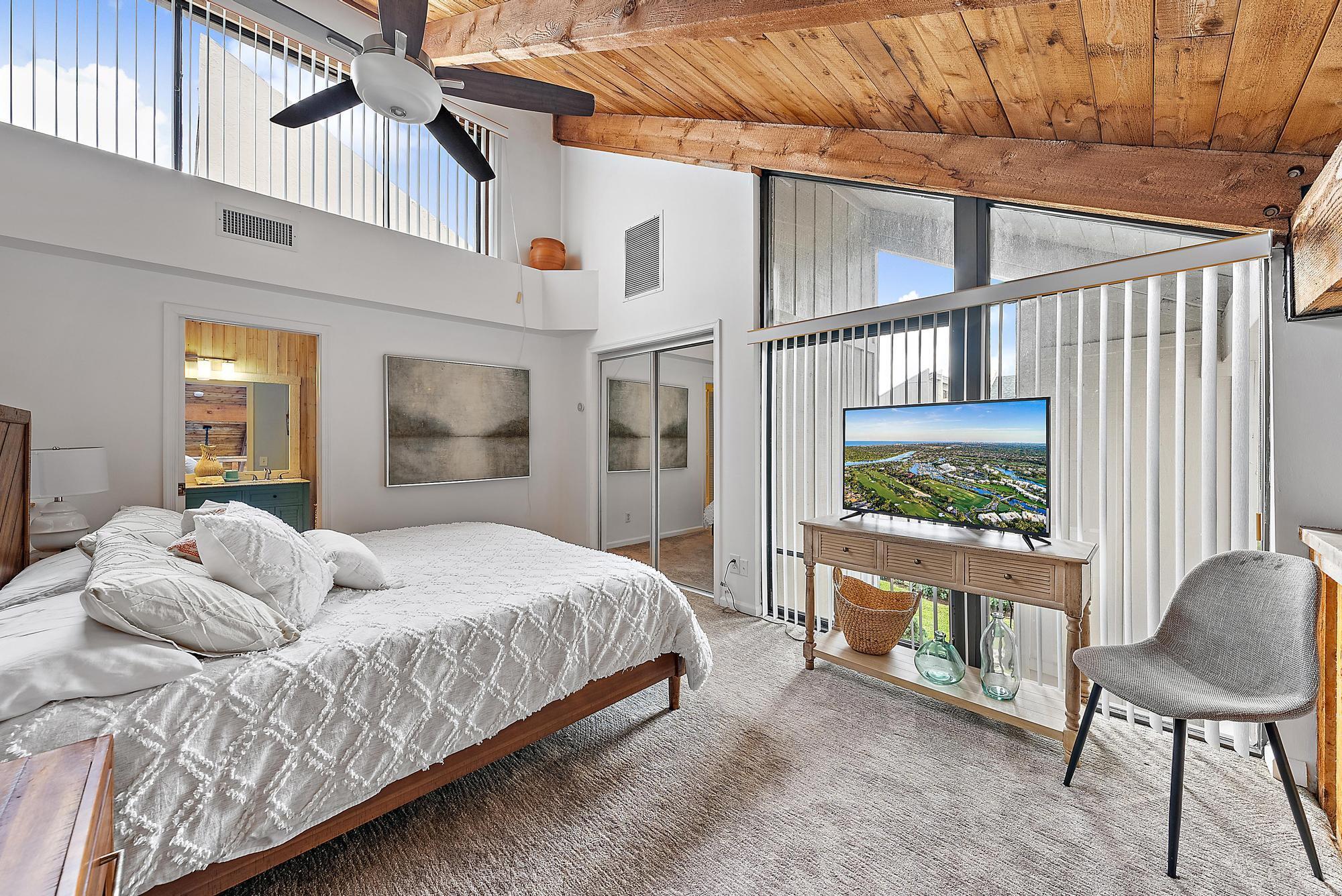 1605 S Us Highway 1 1h