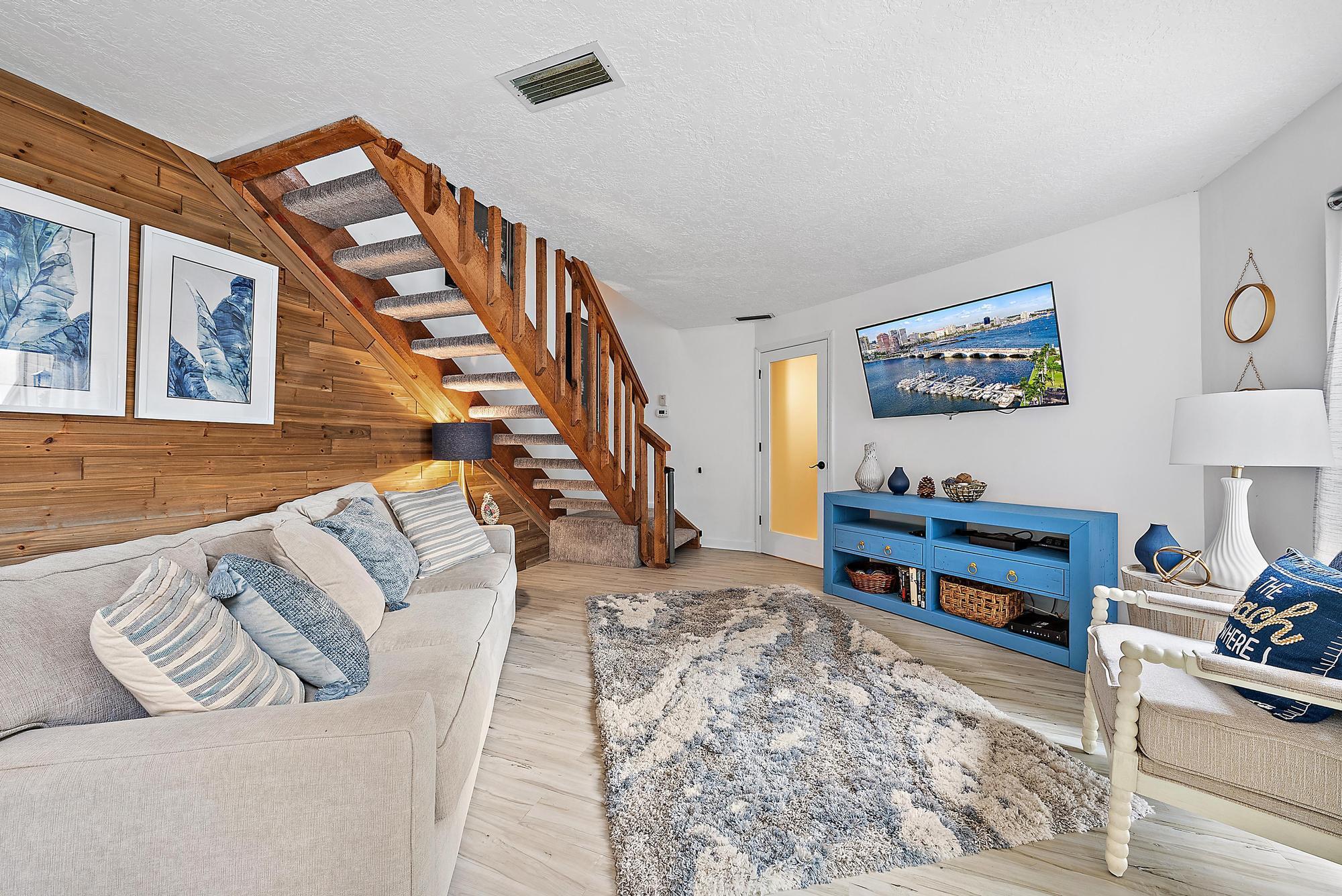 1605 S Us Highway 1 1h