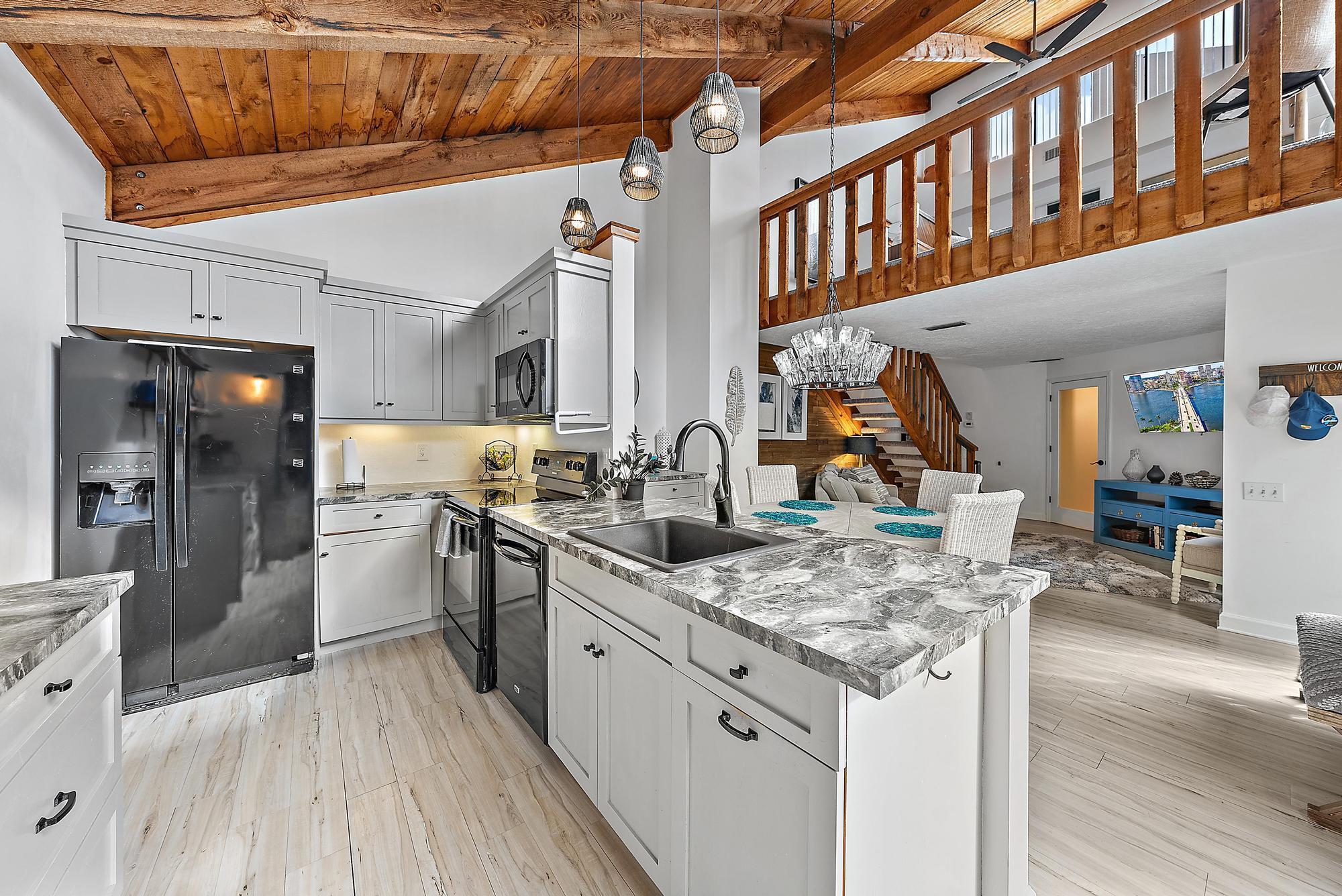 1605 S Us Highway 1 1h