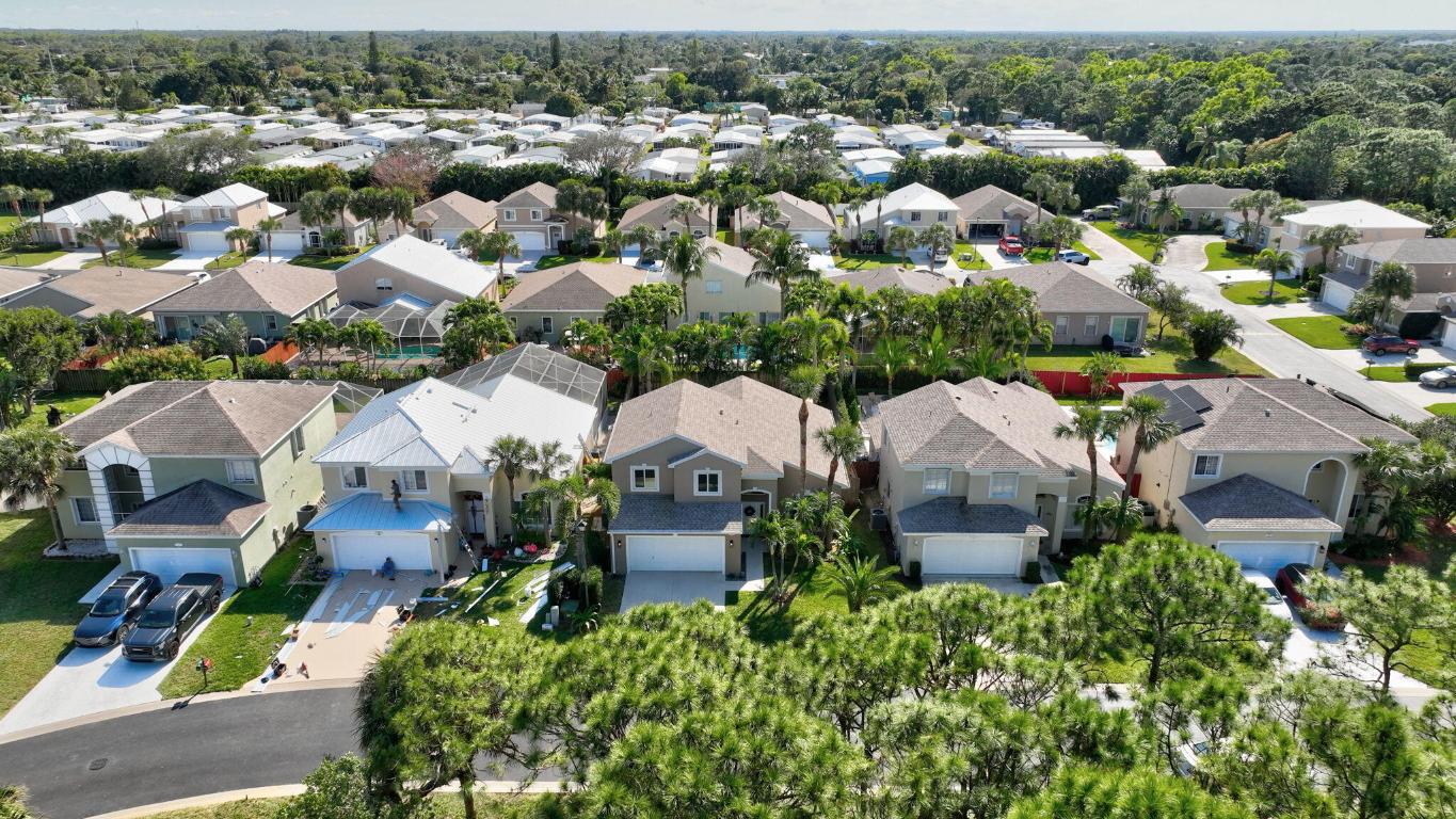 4632 SE Winter Haven Court