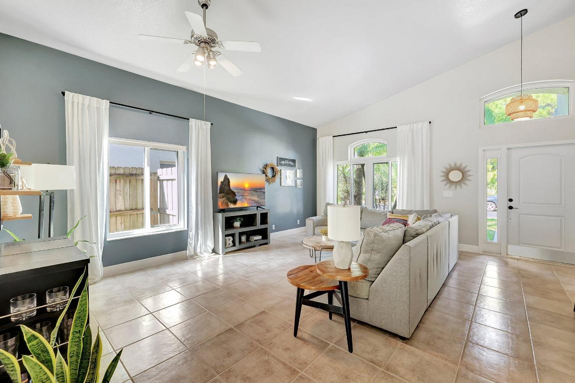 4632 SE Winter Haven Court