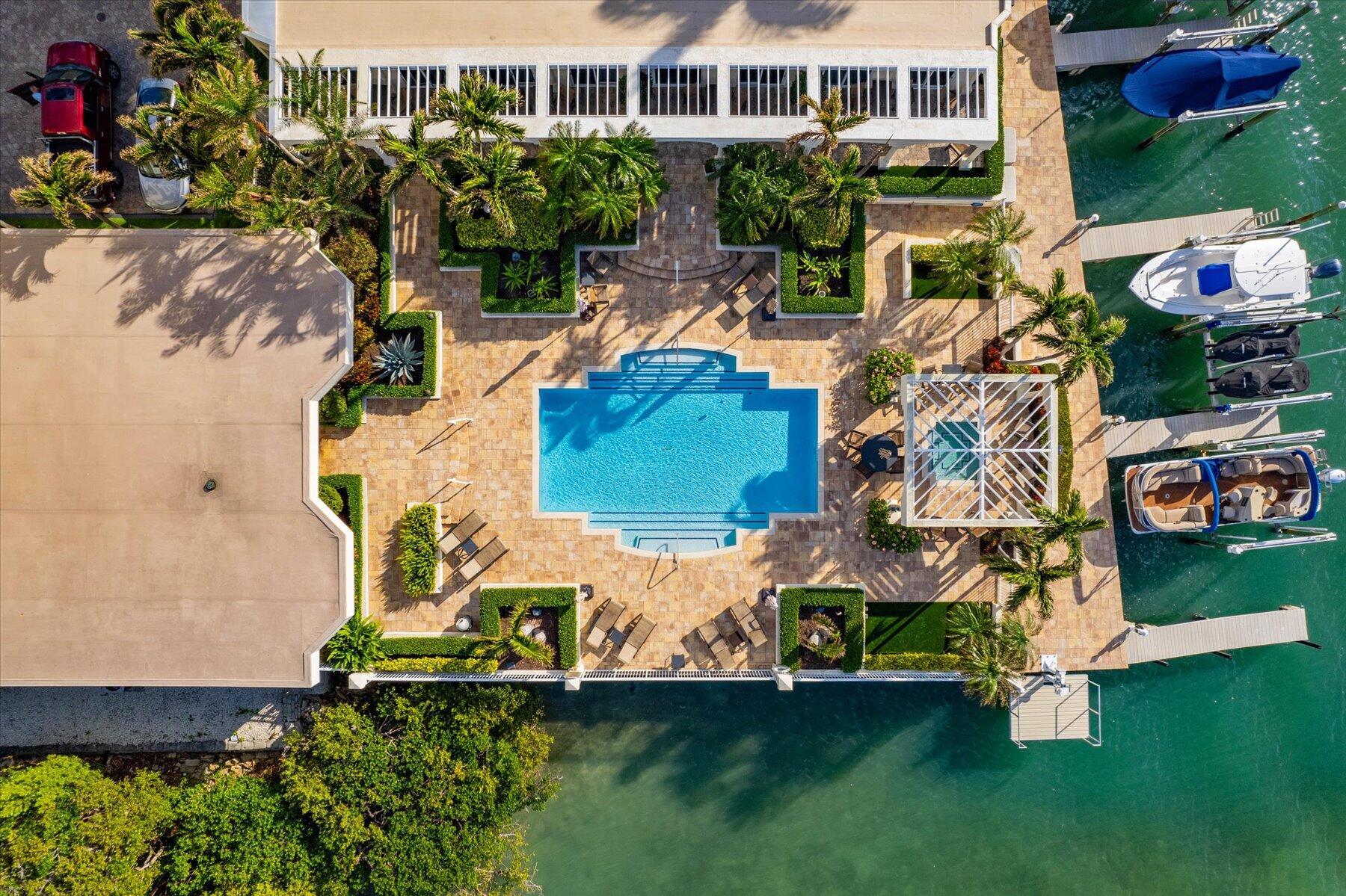425 Beach Road Ph-O