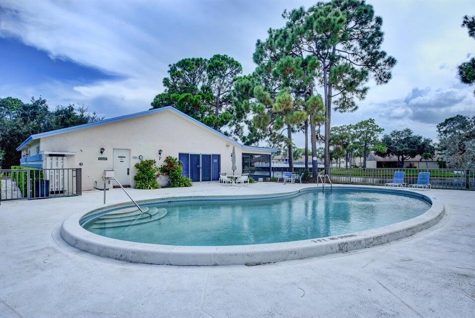 6123 Rainbow Circle