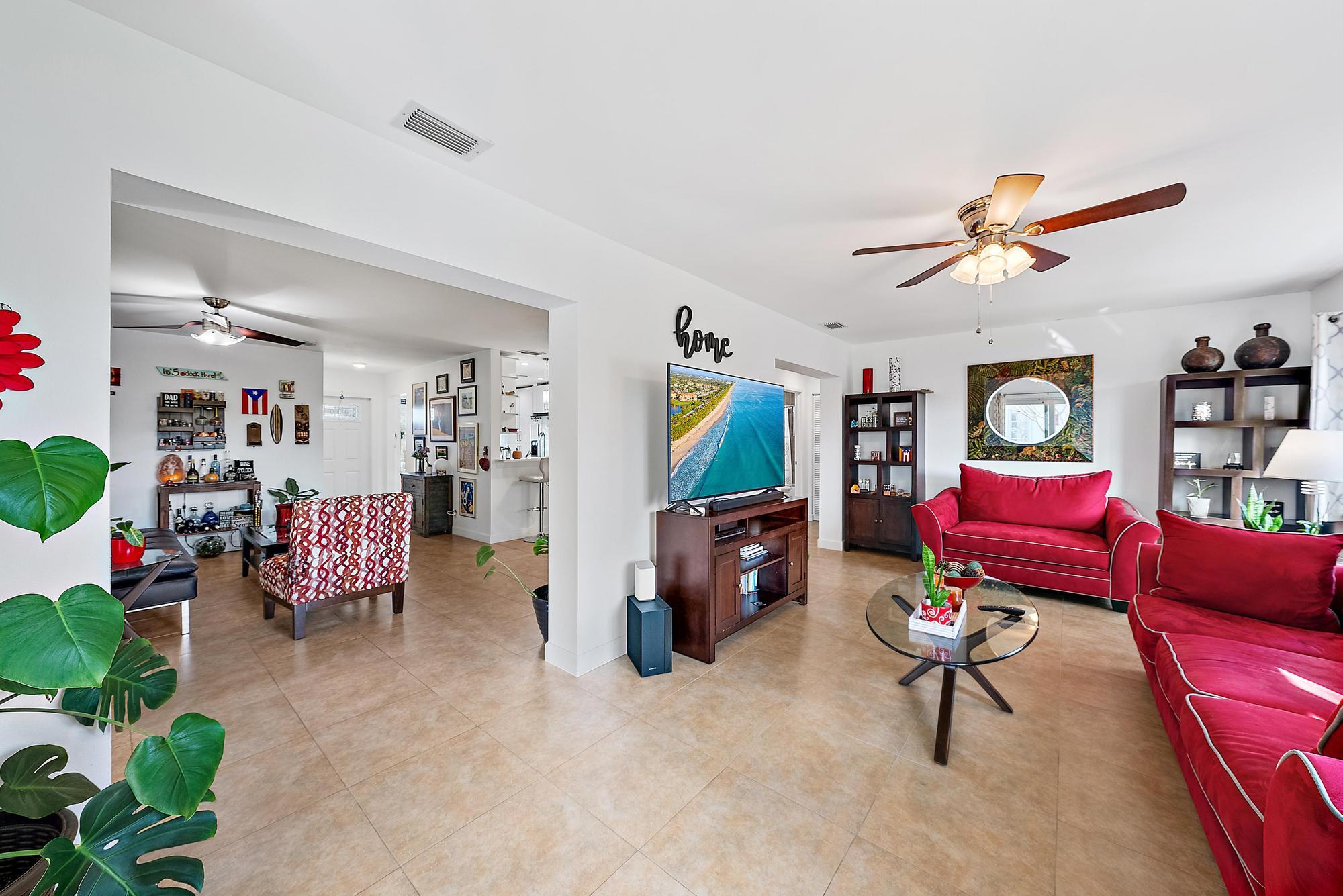 6123 Rainbow Circle