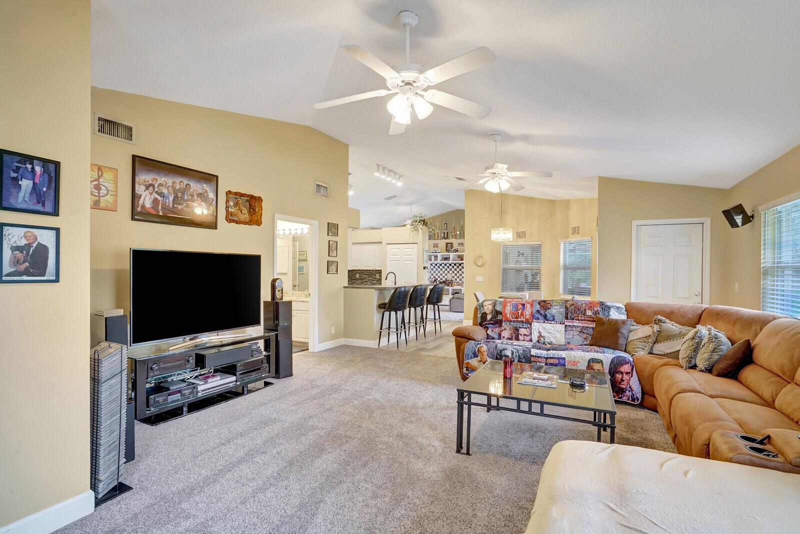 7775 Coconut Boulevard