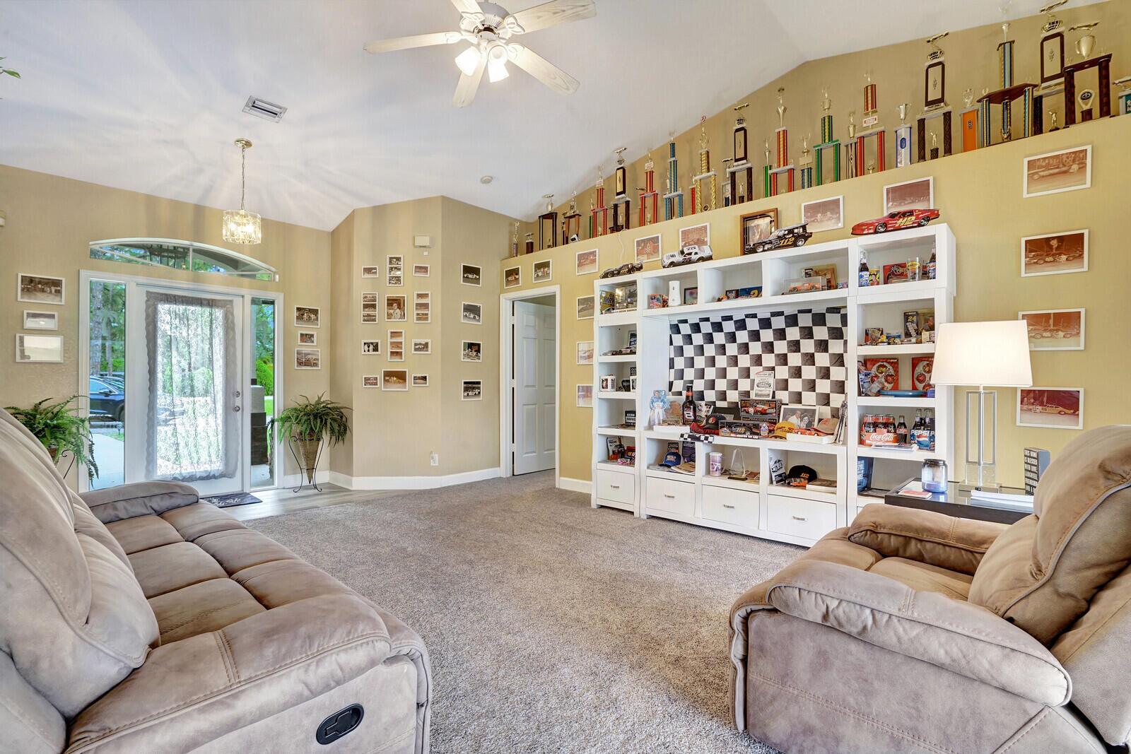 7775 Coconut Boulevard