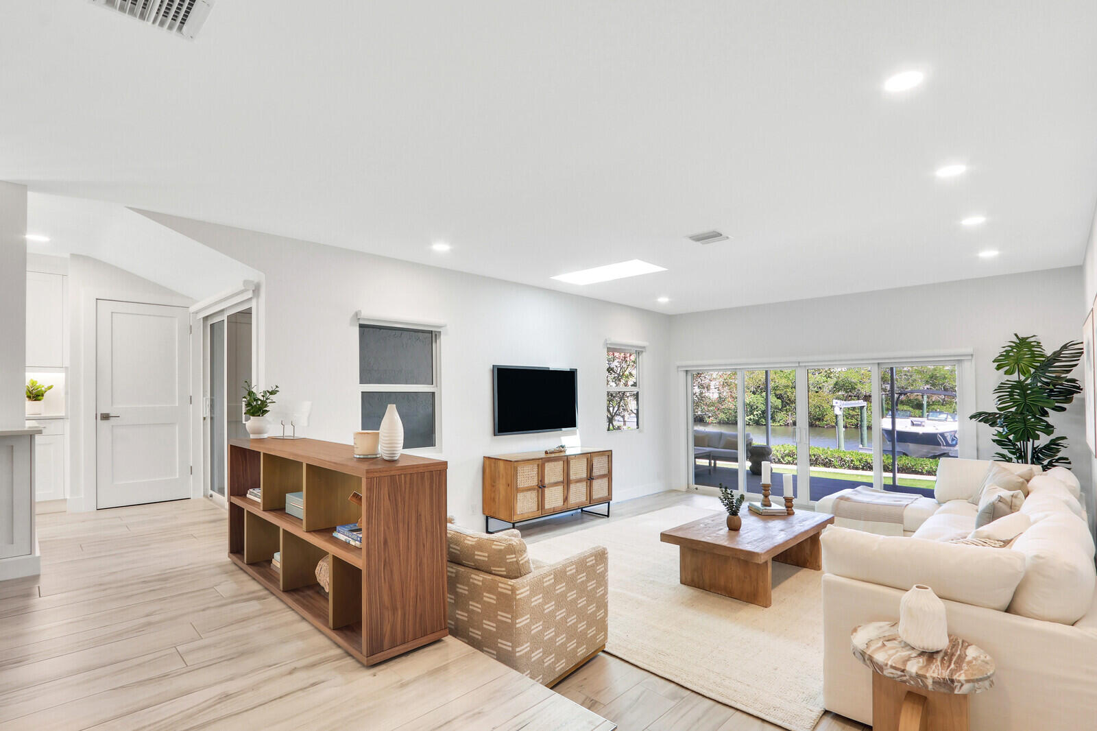 17026 Bay Street