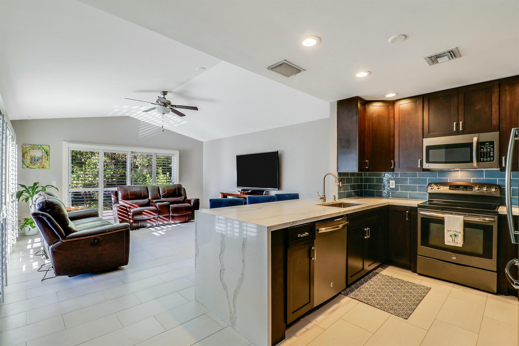 9125 SE Deerberry Place