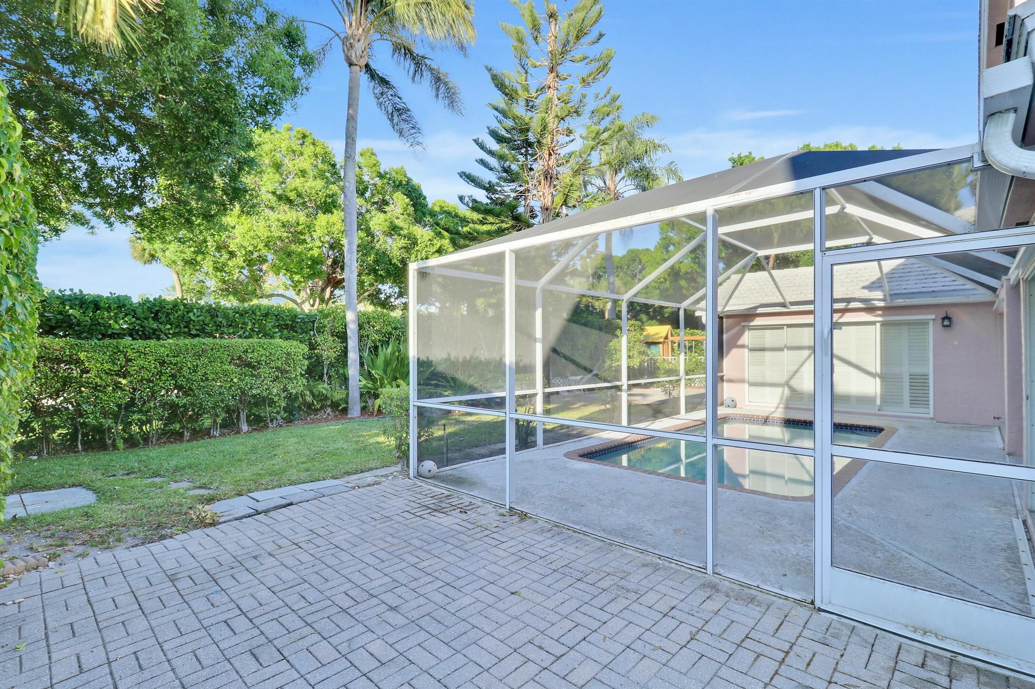 9125 SE Deerberry Place