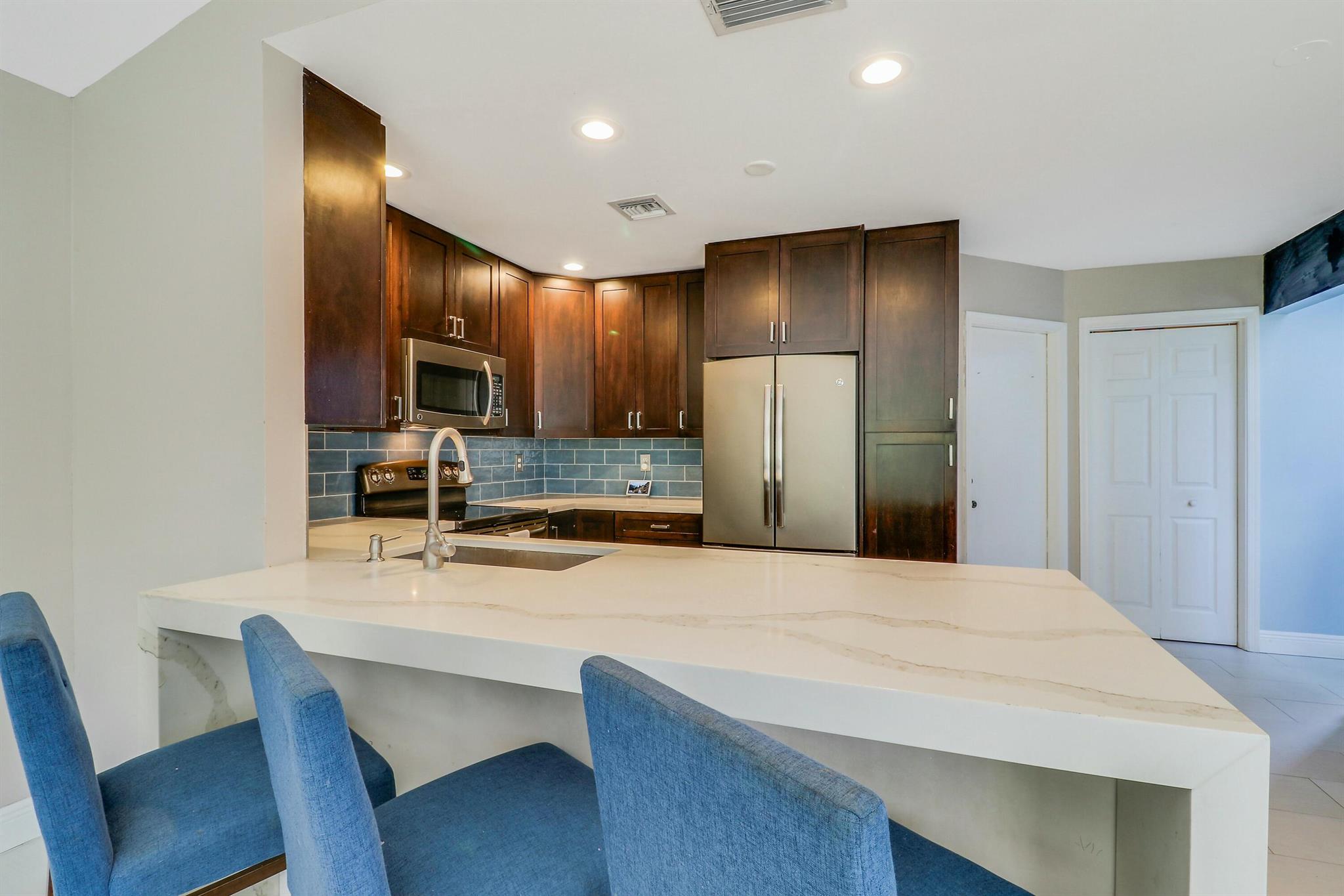 9125 SE Deerberry Place