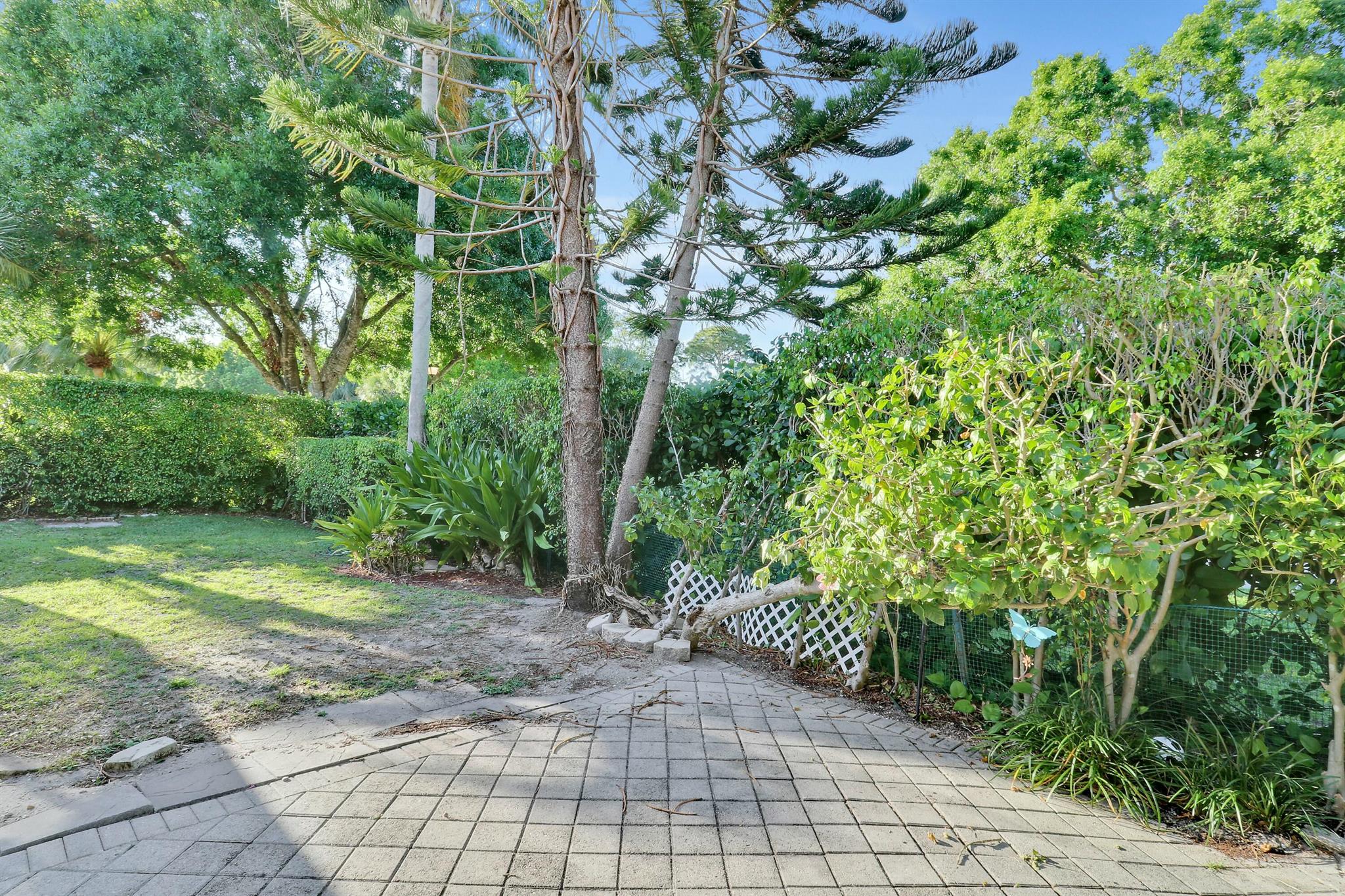 9125 SE Deerberry Place