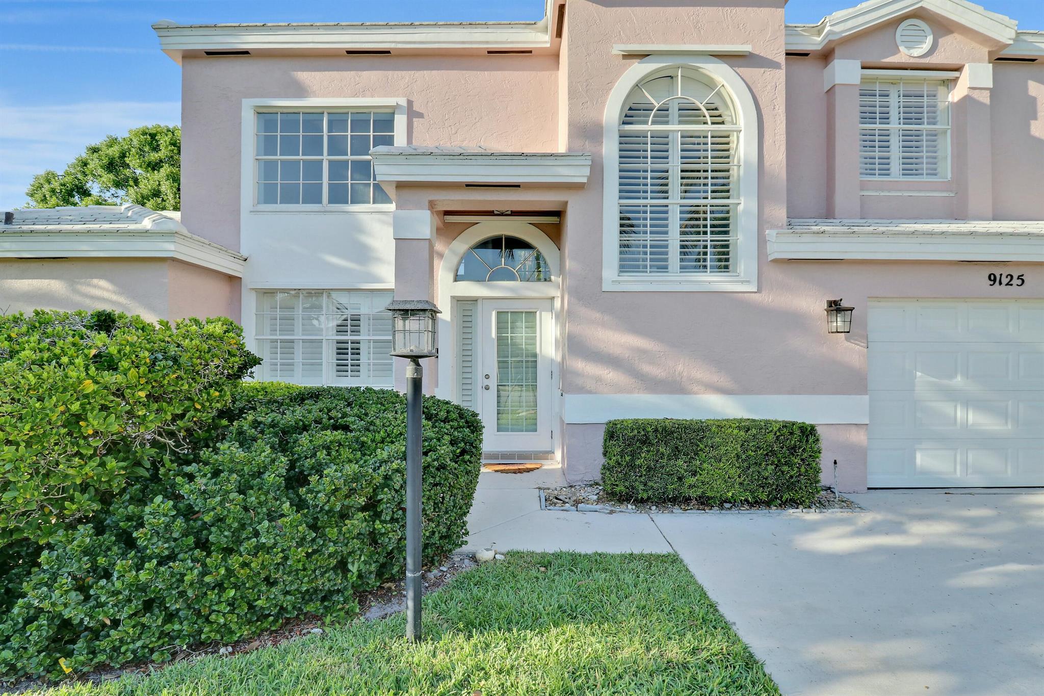 9125 SE Deerberry Place