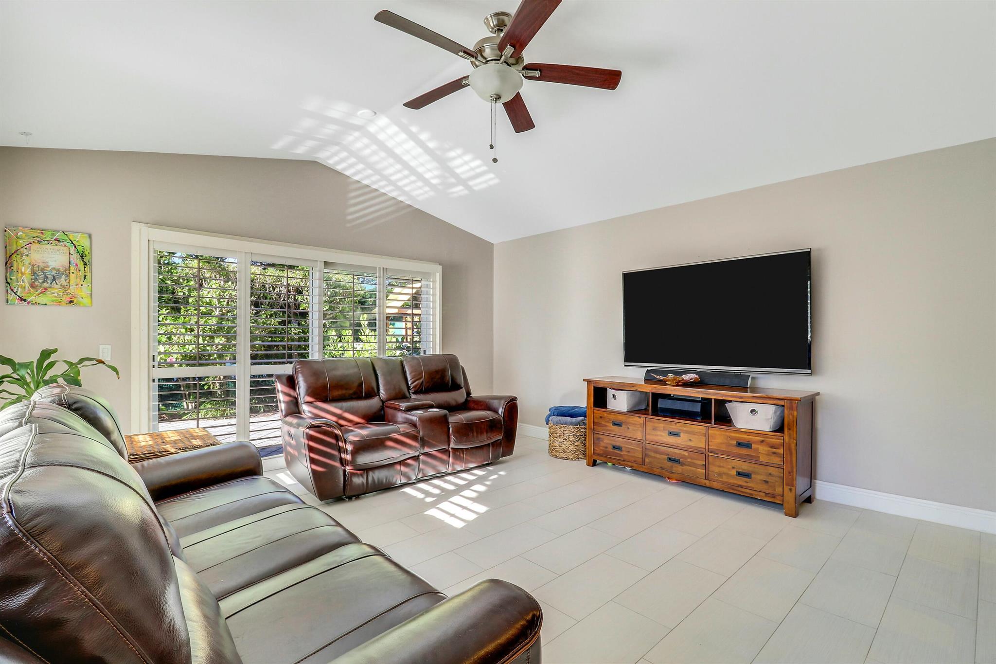 9125 SE Deerberry Place