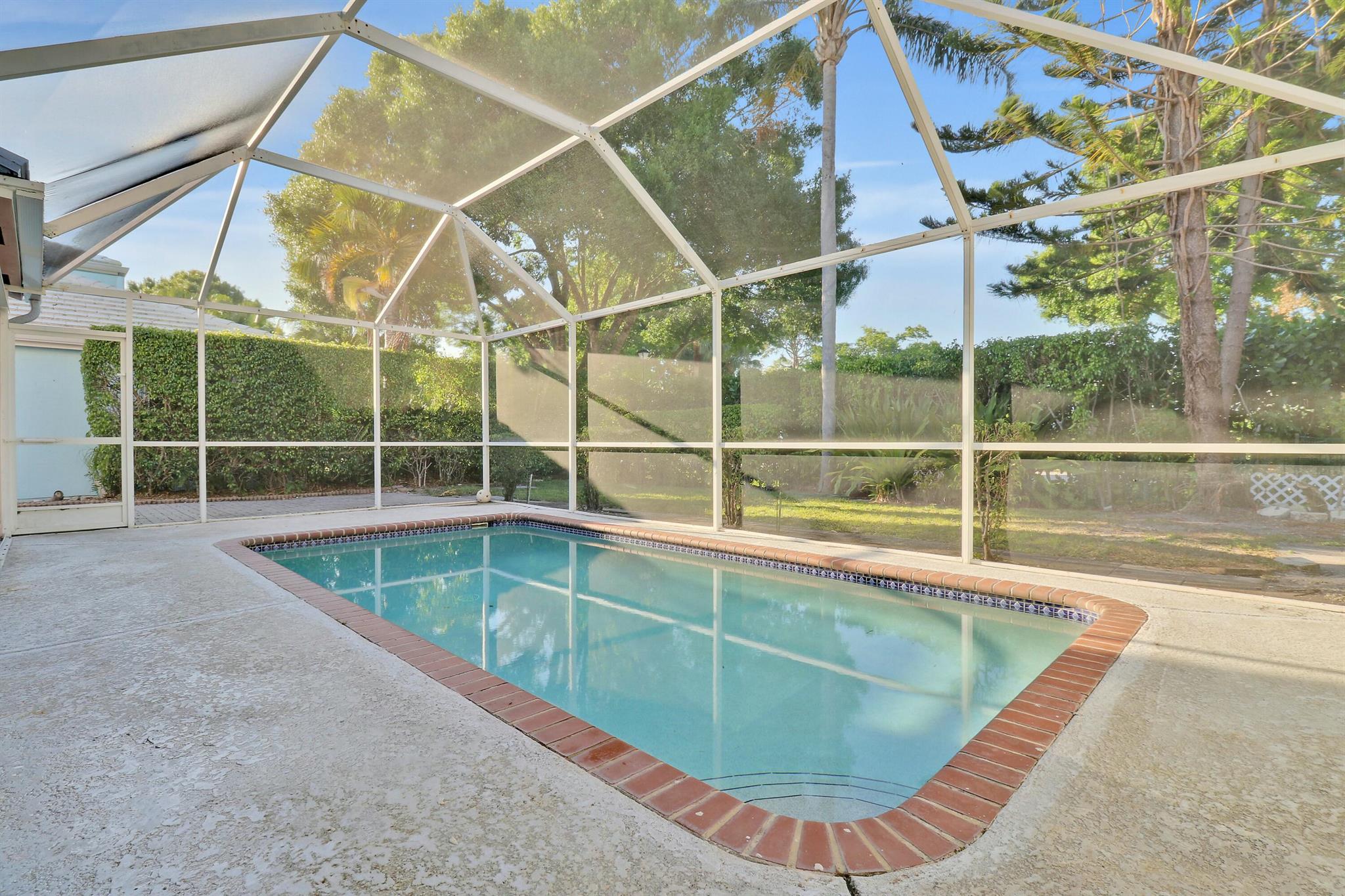 9125 SE Deerberry Place