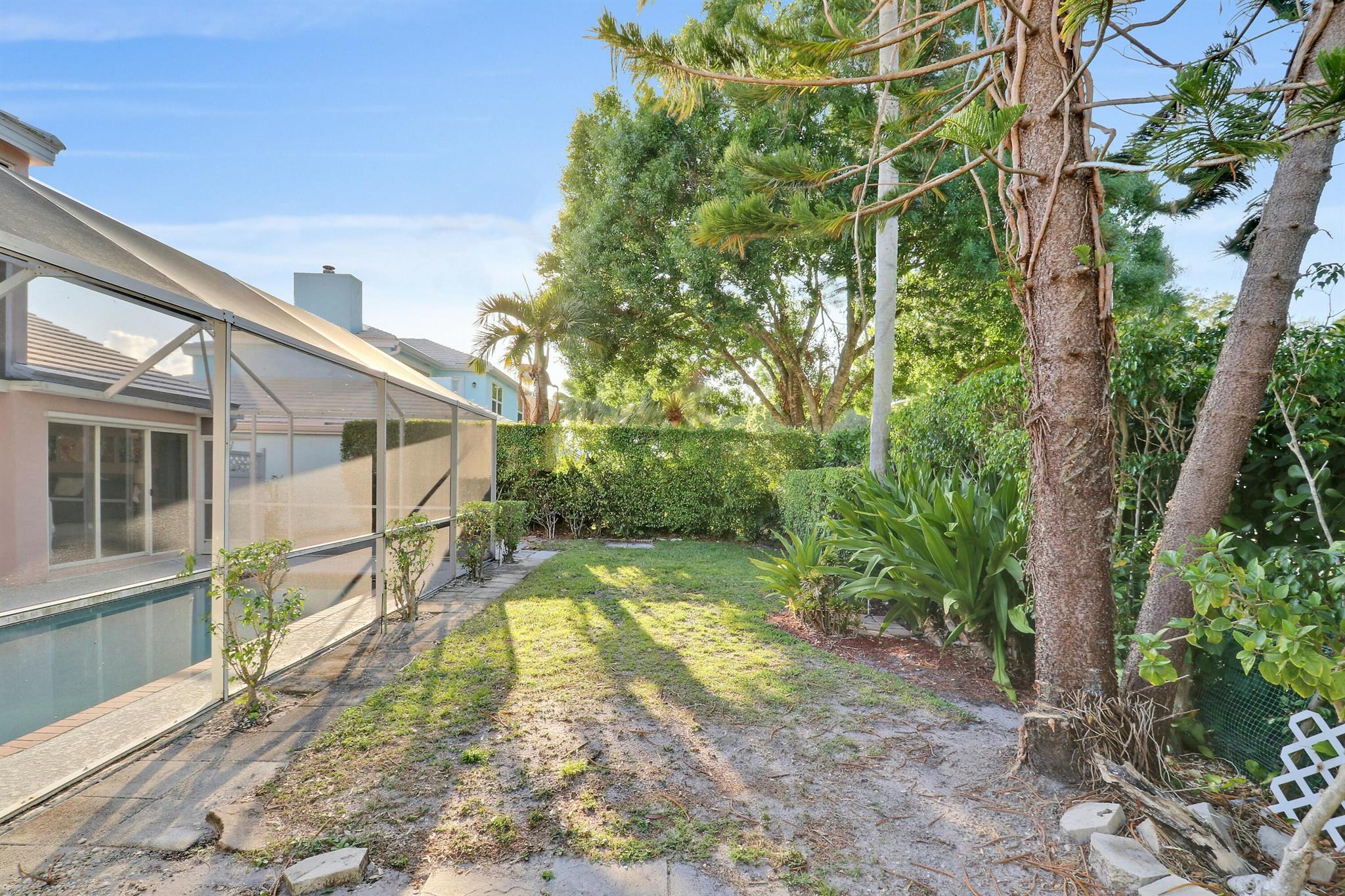 9125 SE Deerberry Place