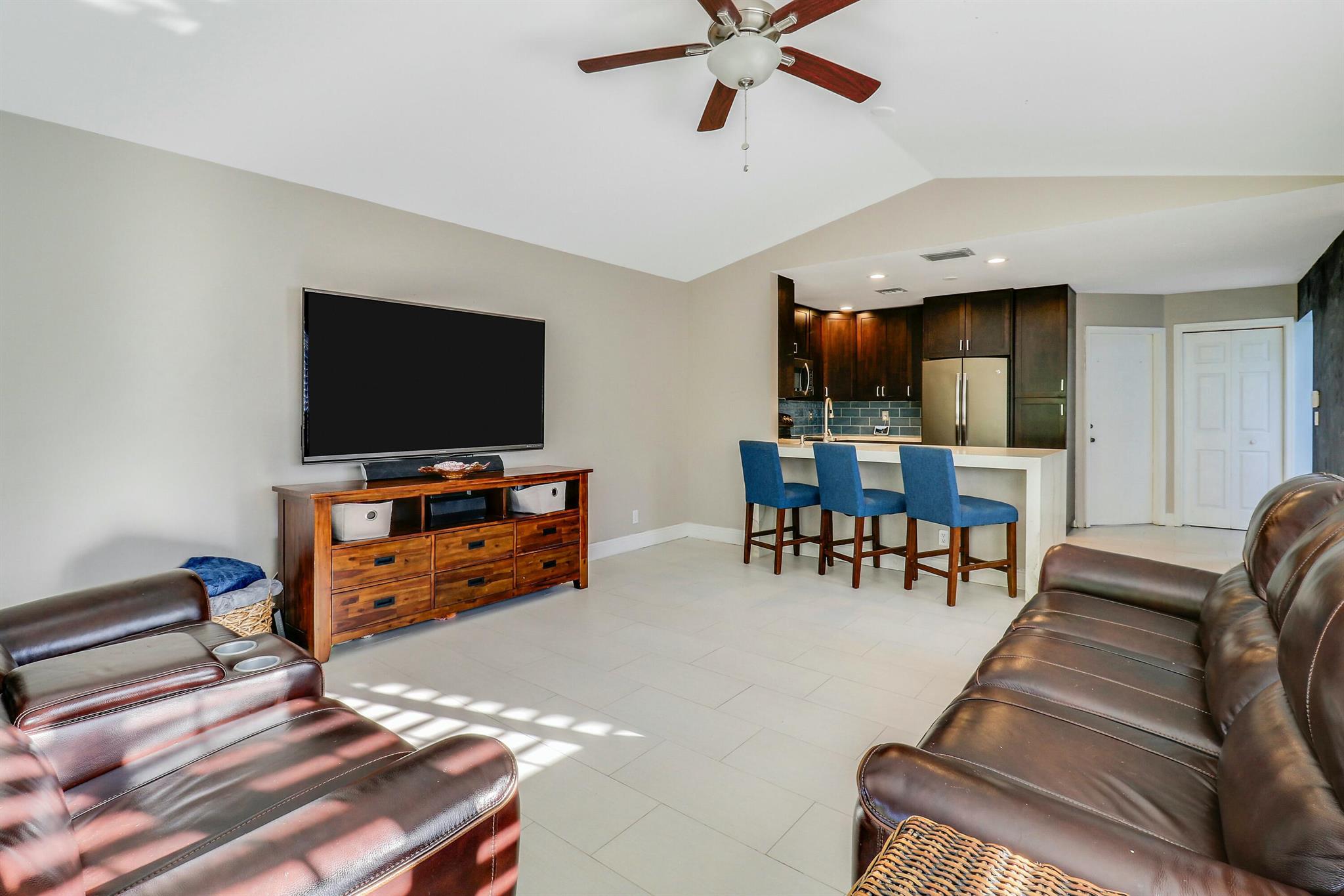 9125 SE Deerberry Place