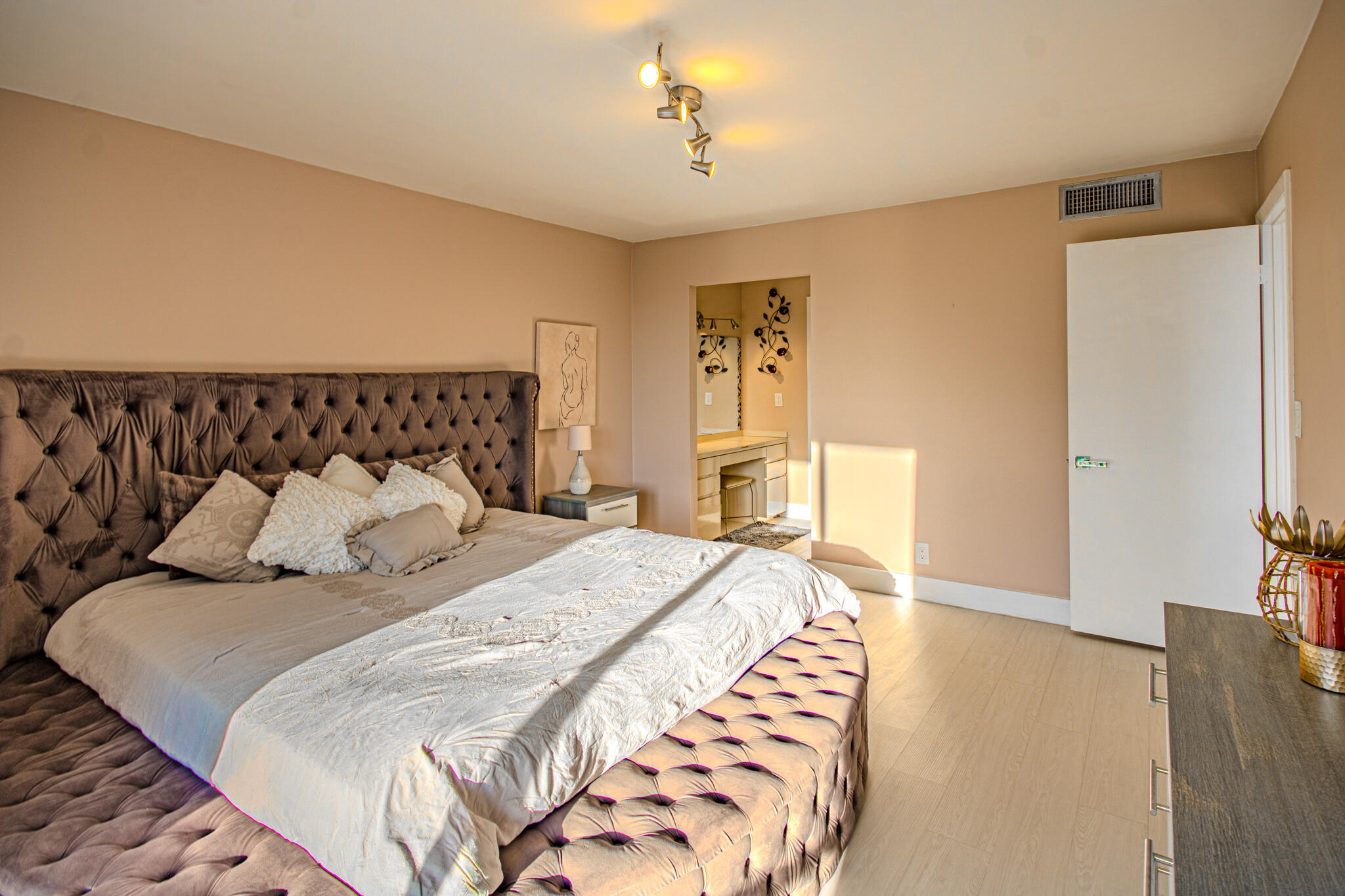 5301 NW 2nd Avenue 308