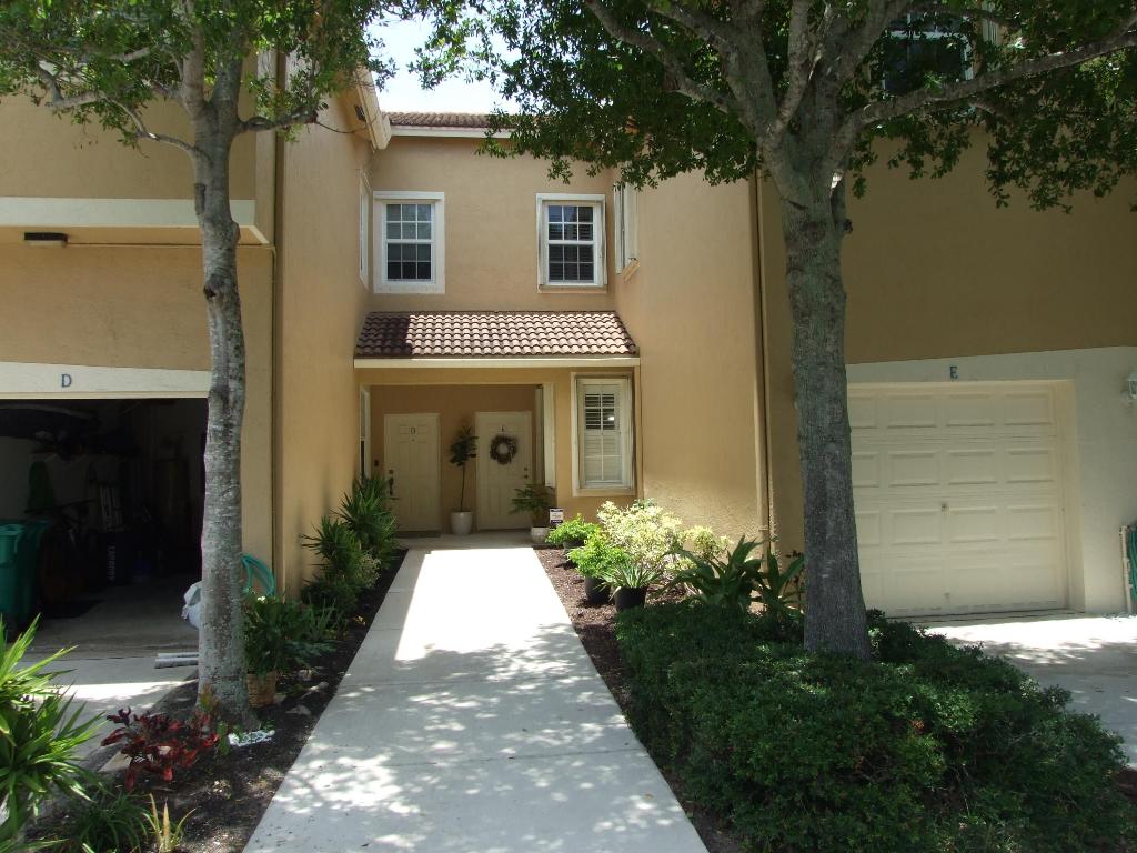 156 Village Boulevard E