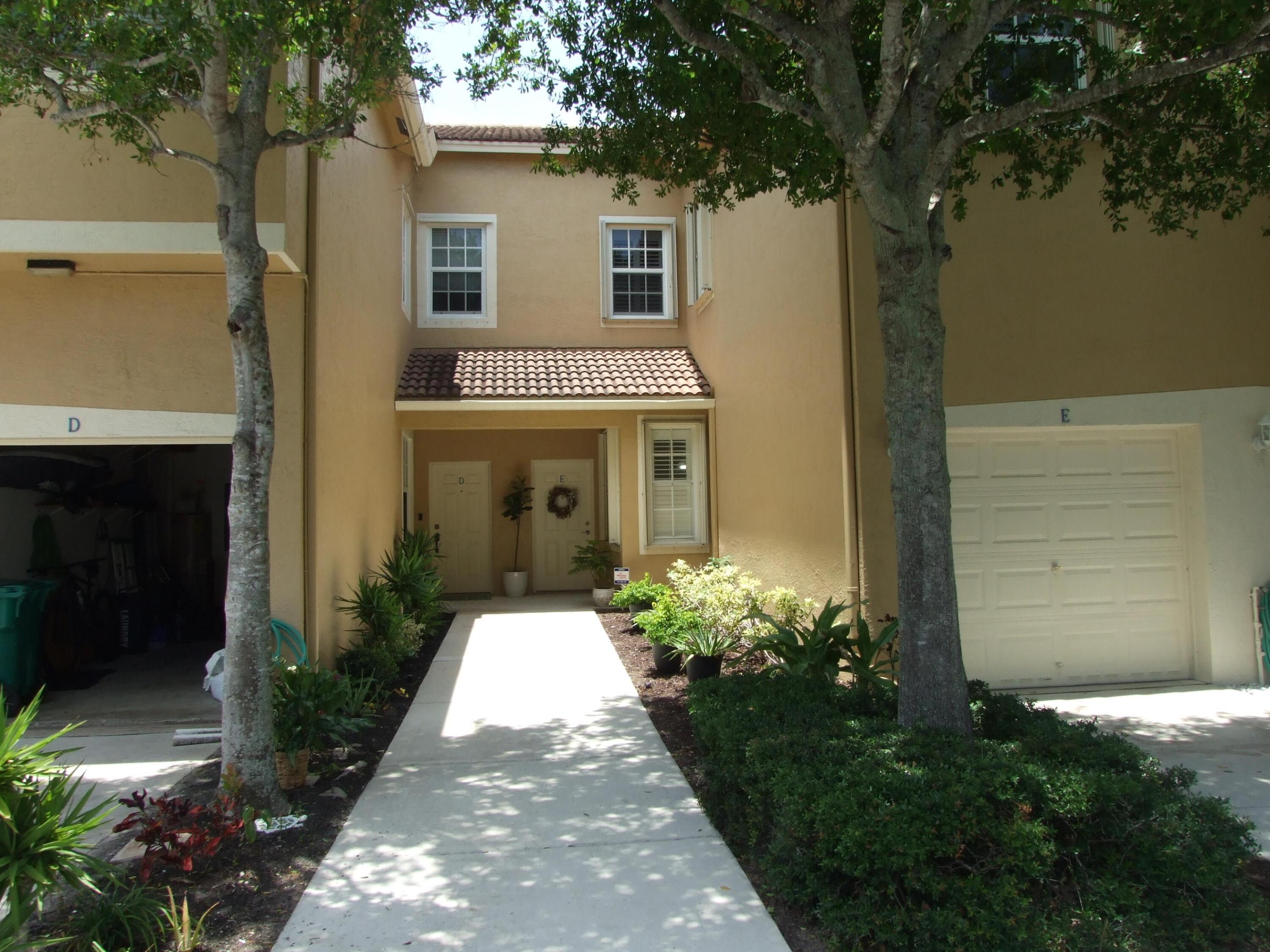 156 Village Boulevard E