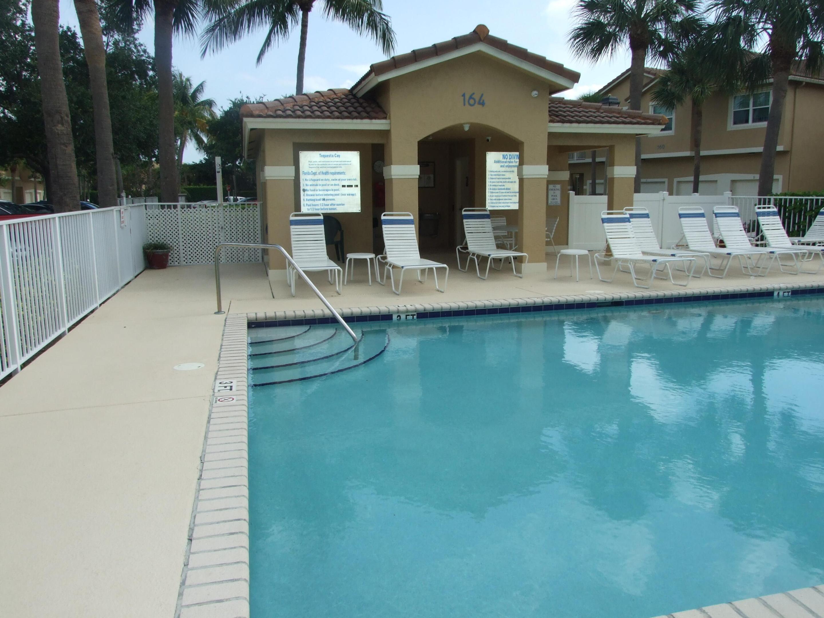 156 Village Boulevard E