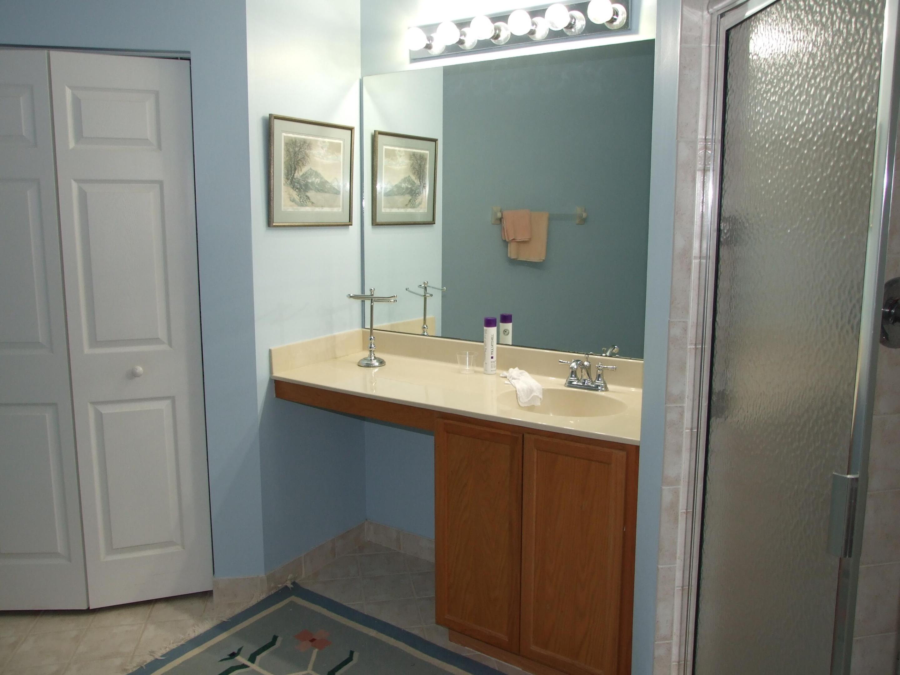 156 Village Boulevard E