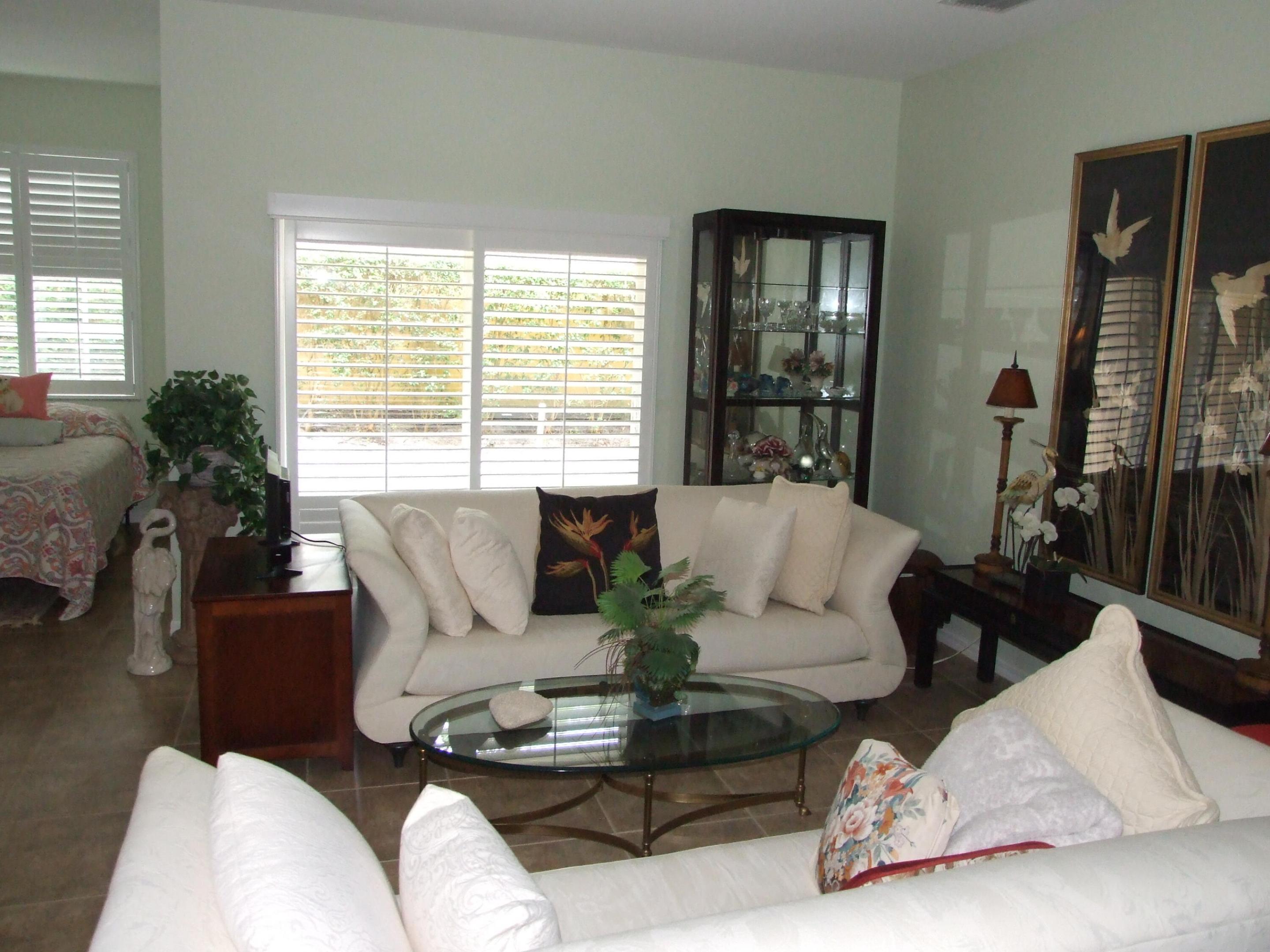 156 Village Boulevard E