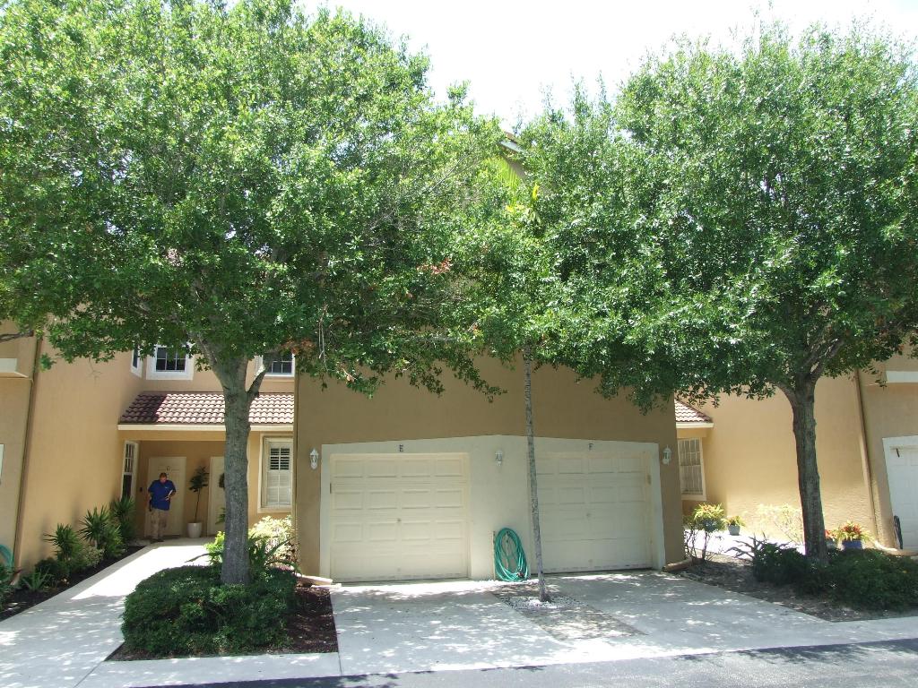 156 Village Boulevard E