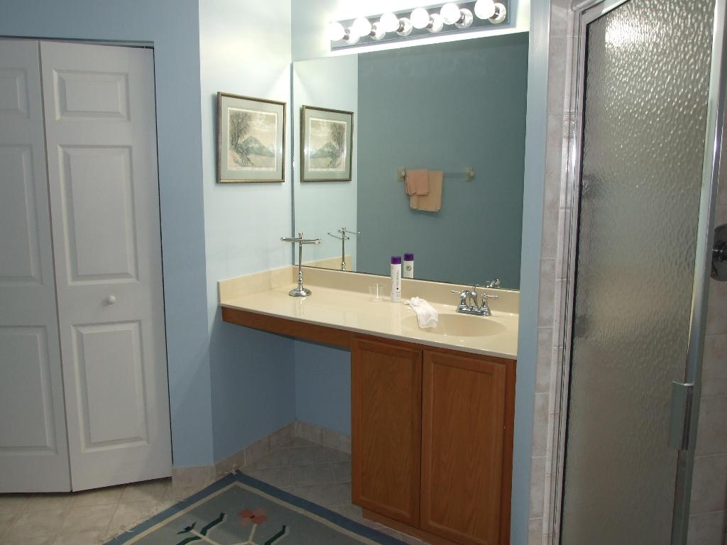 156 Village Boulevard E