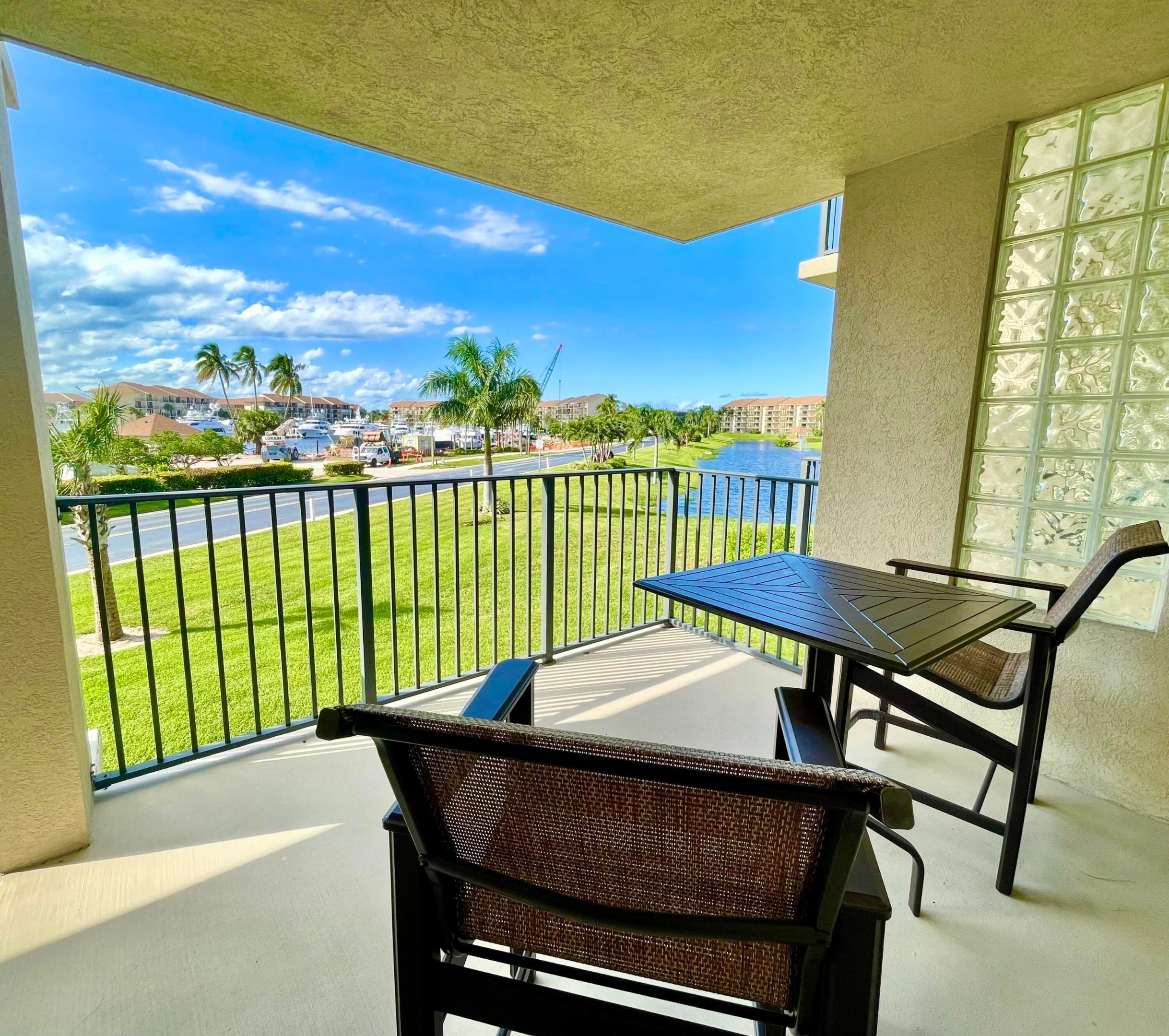 901 SW Seafarer Circle 202