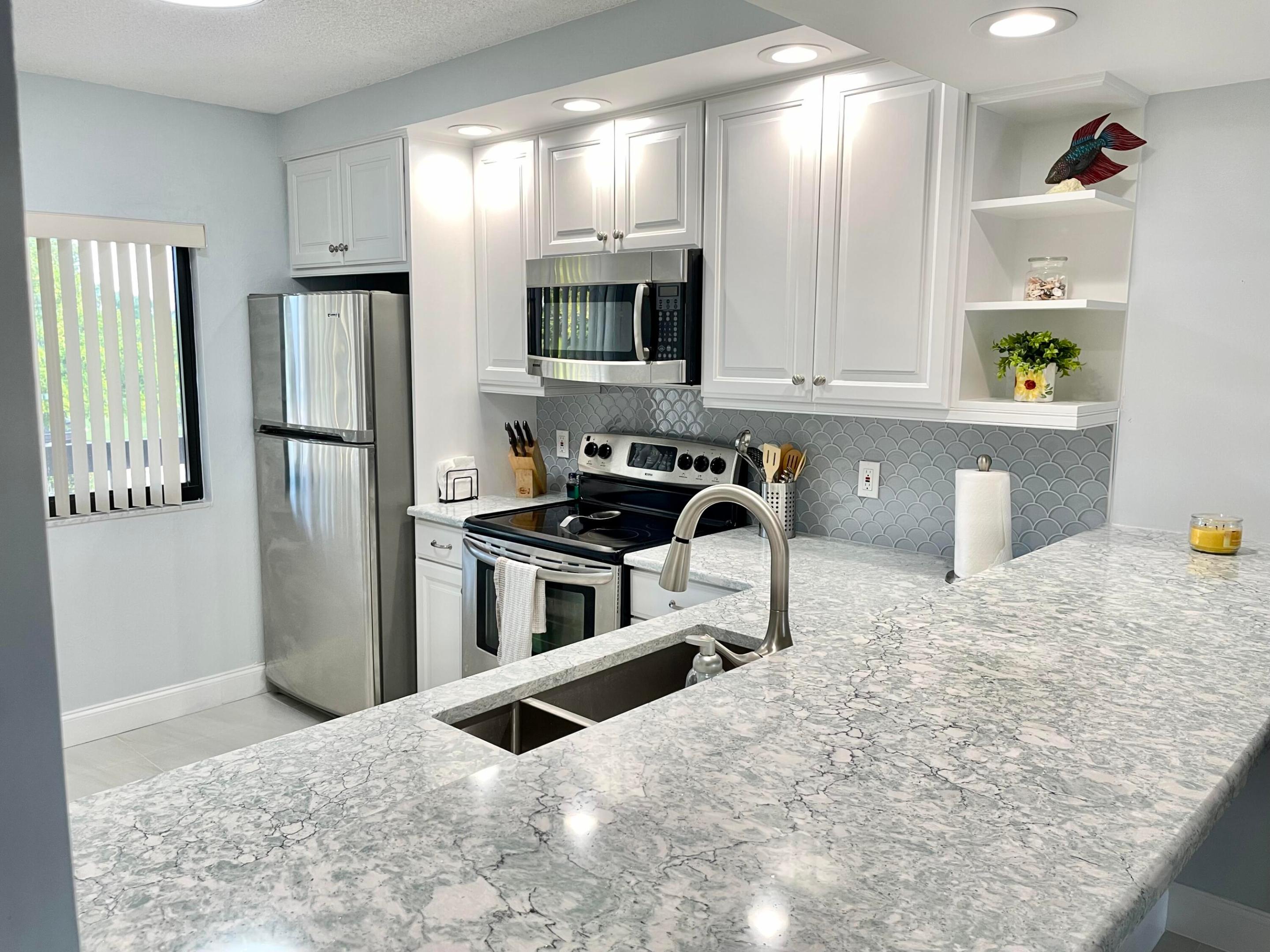 901 SW Seafarer Circle 202