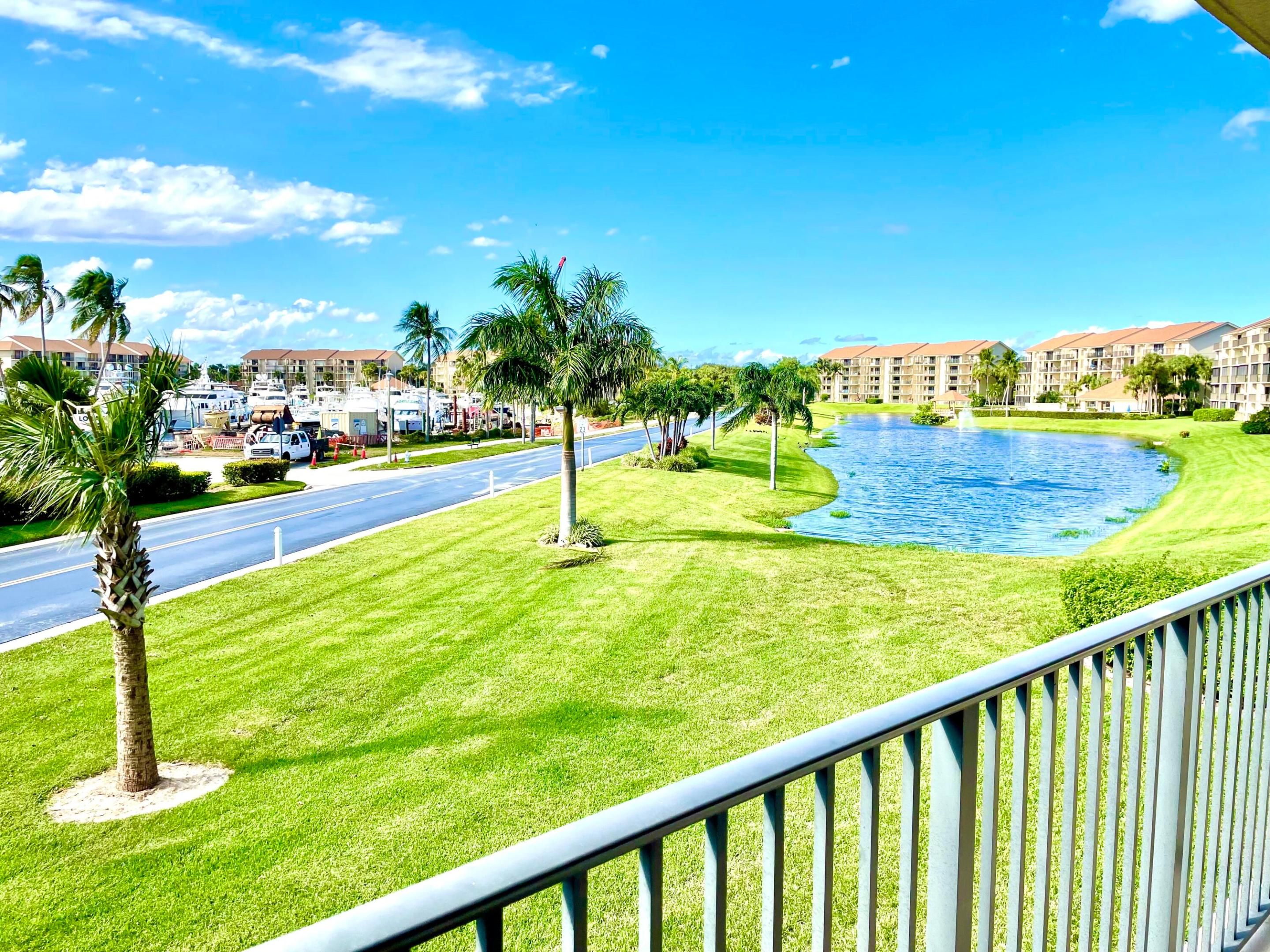 901 SW Seafarer Circle 202