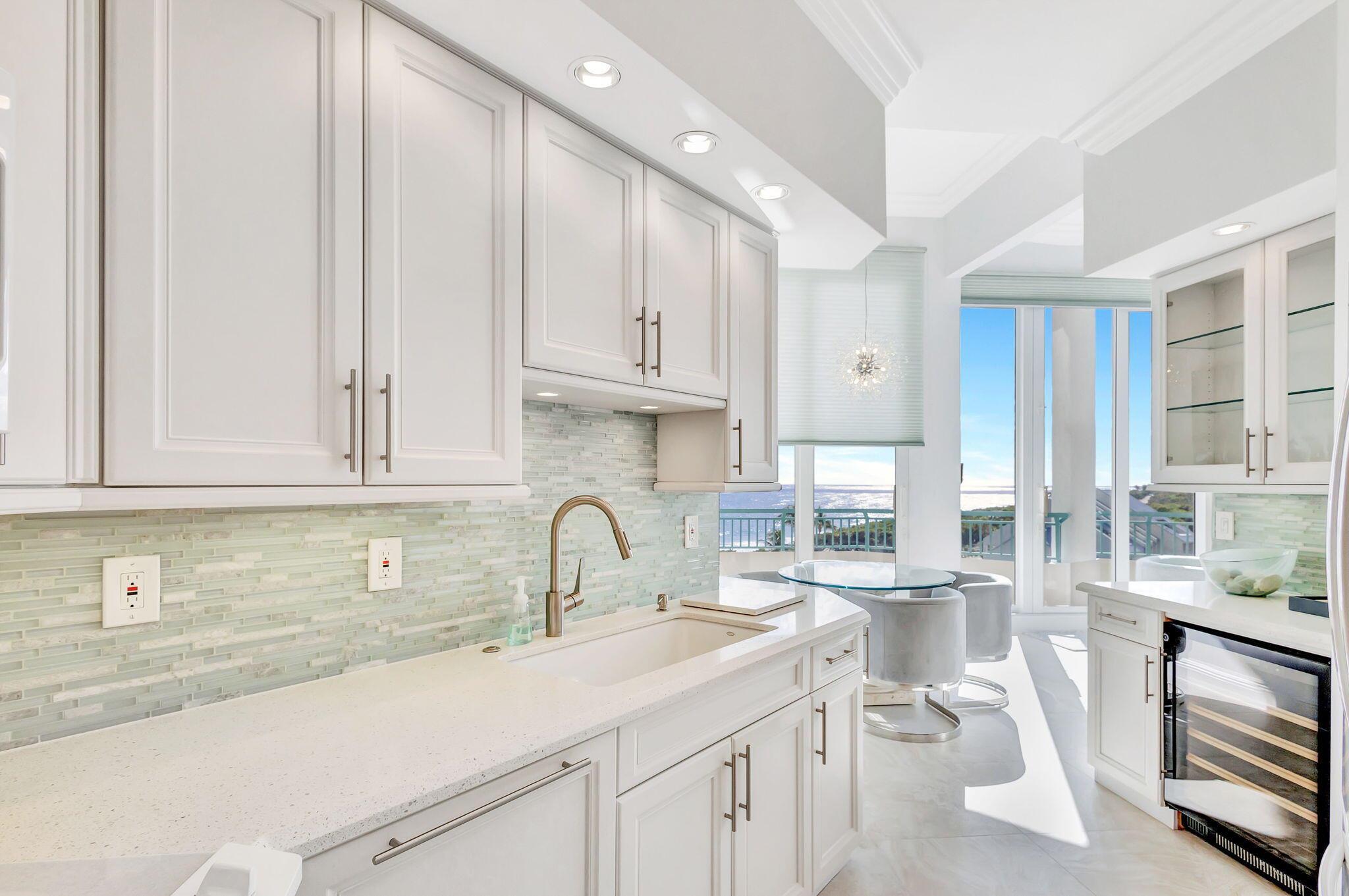 2000 S Highway A1a N602