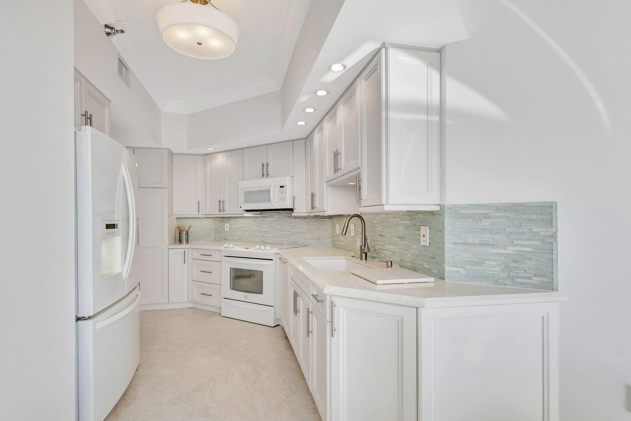 2000 S Highway A1a N602