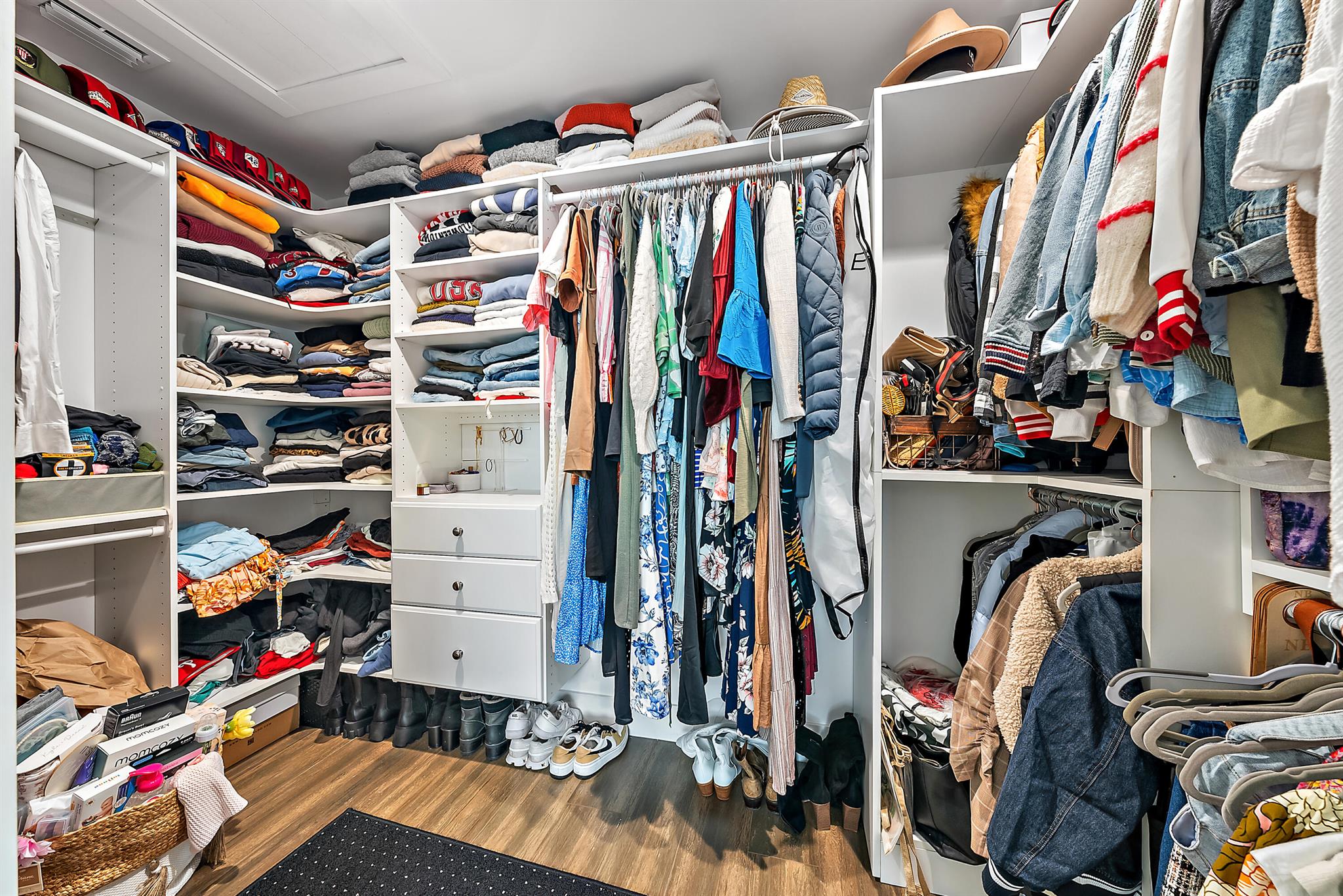 6204 Sand Pine Court