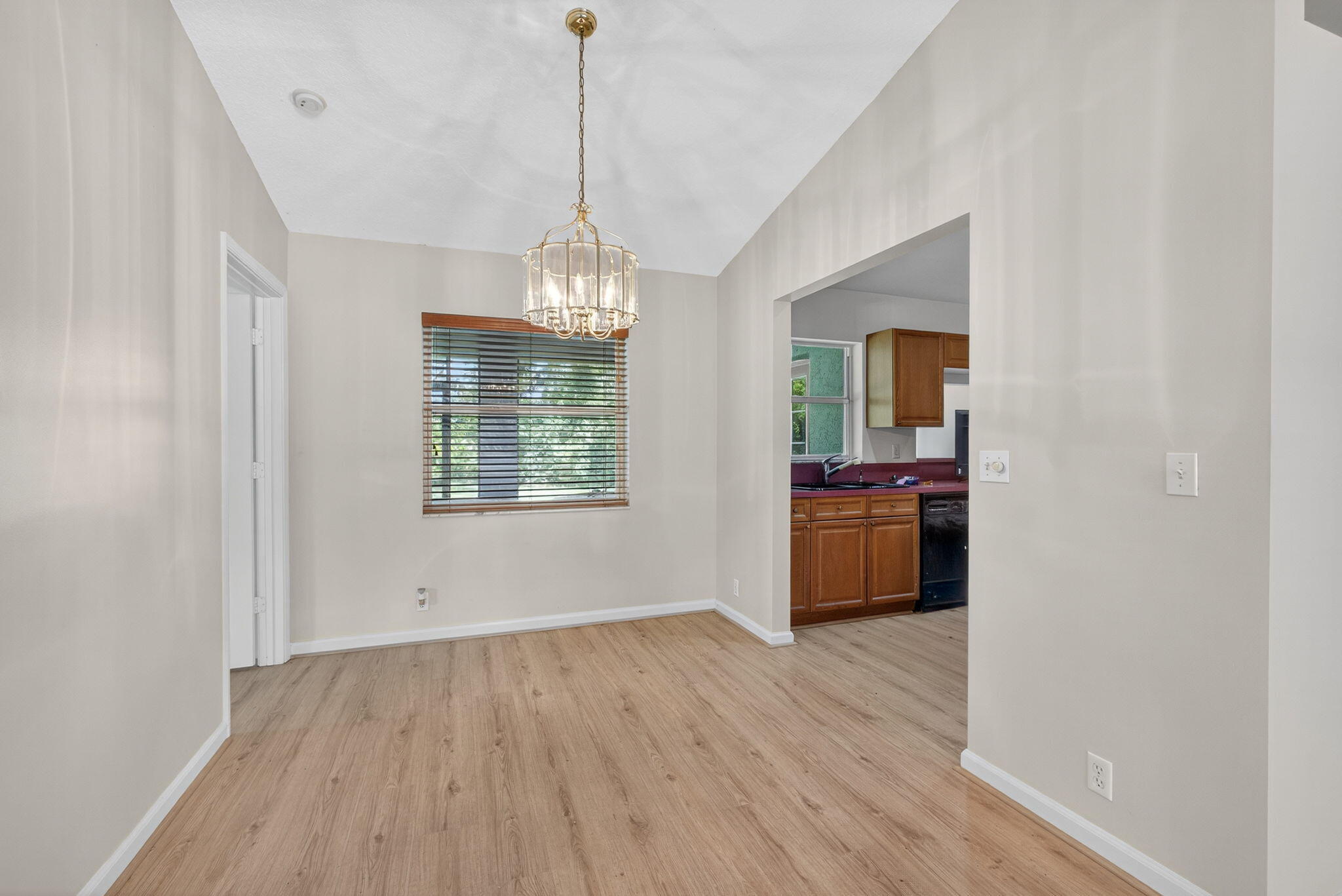 16476 86th Street N