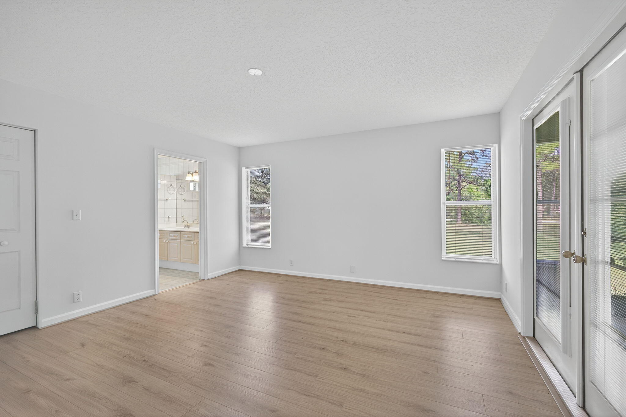 16476 86th Street N