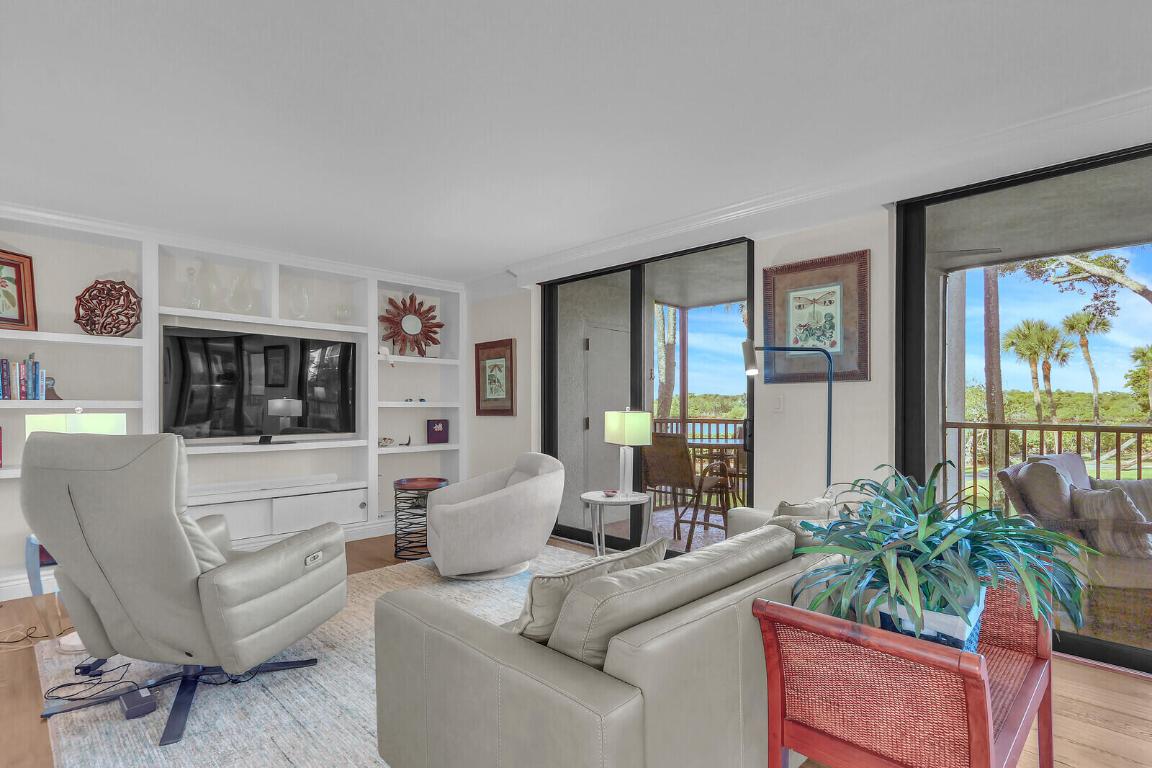 1000 N Us Highway 1 An104