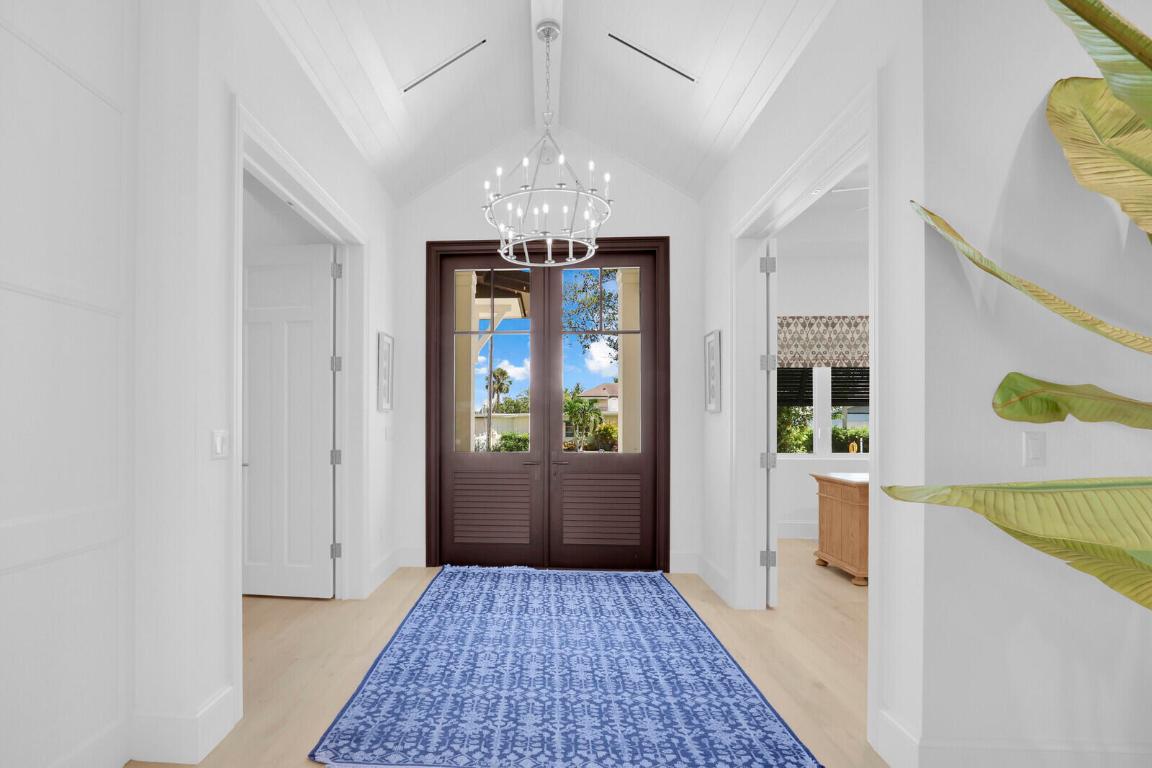 934 N Loxahatchee Drive