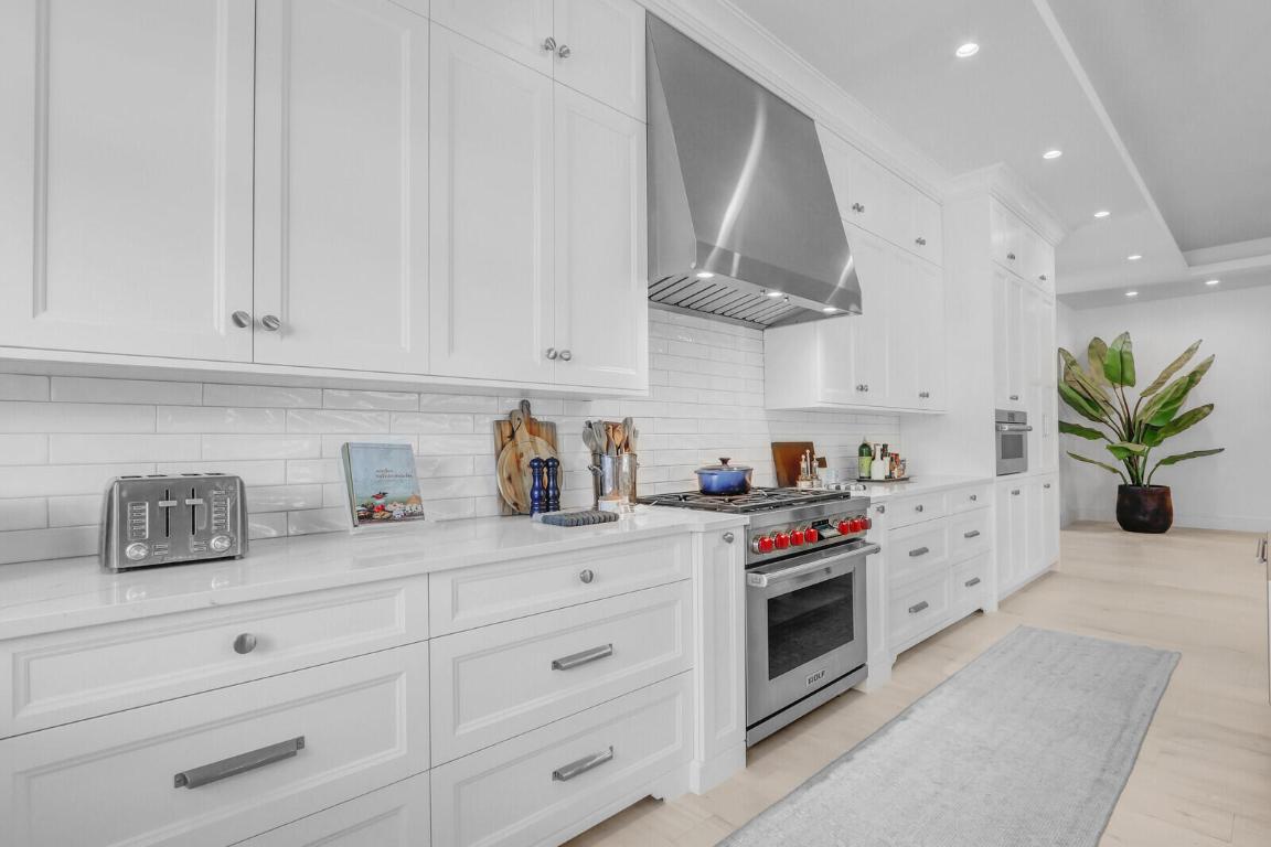 934 N Loxahatchee Drive