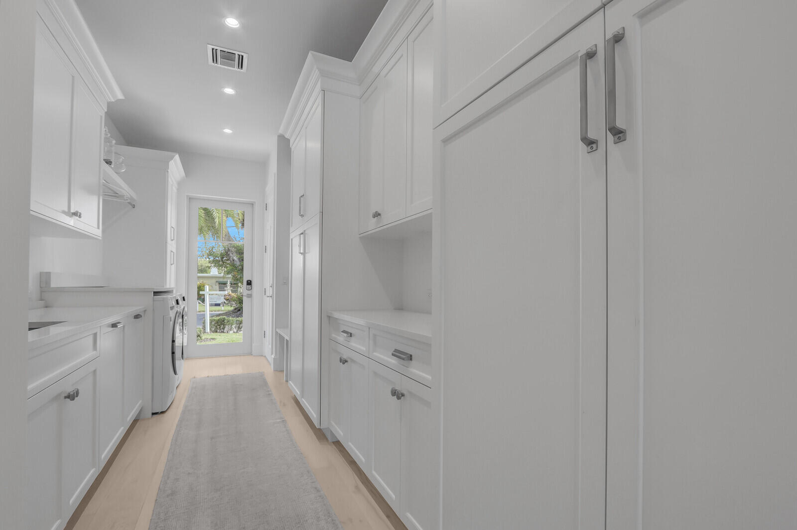 934 N Loxahatchee Drive