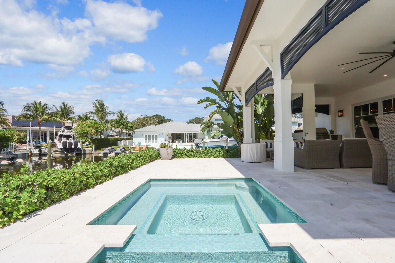 934 N Loxahatchee Drive