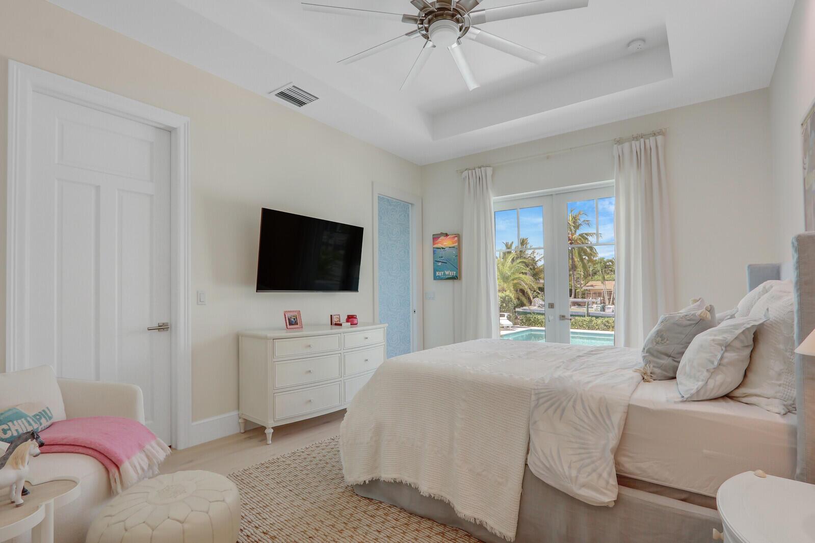 934 N Loxahatchee Drive